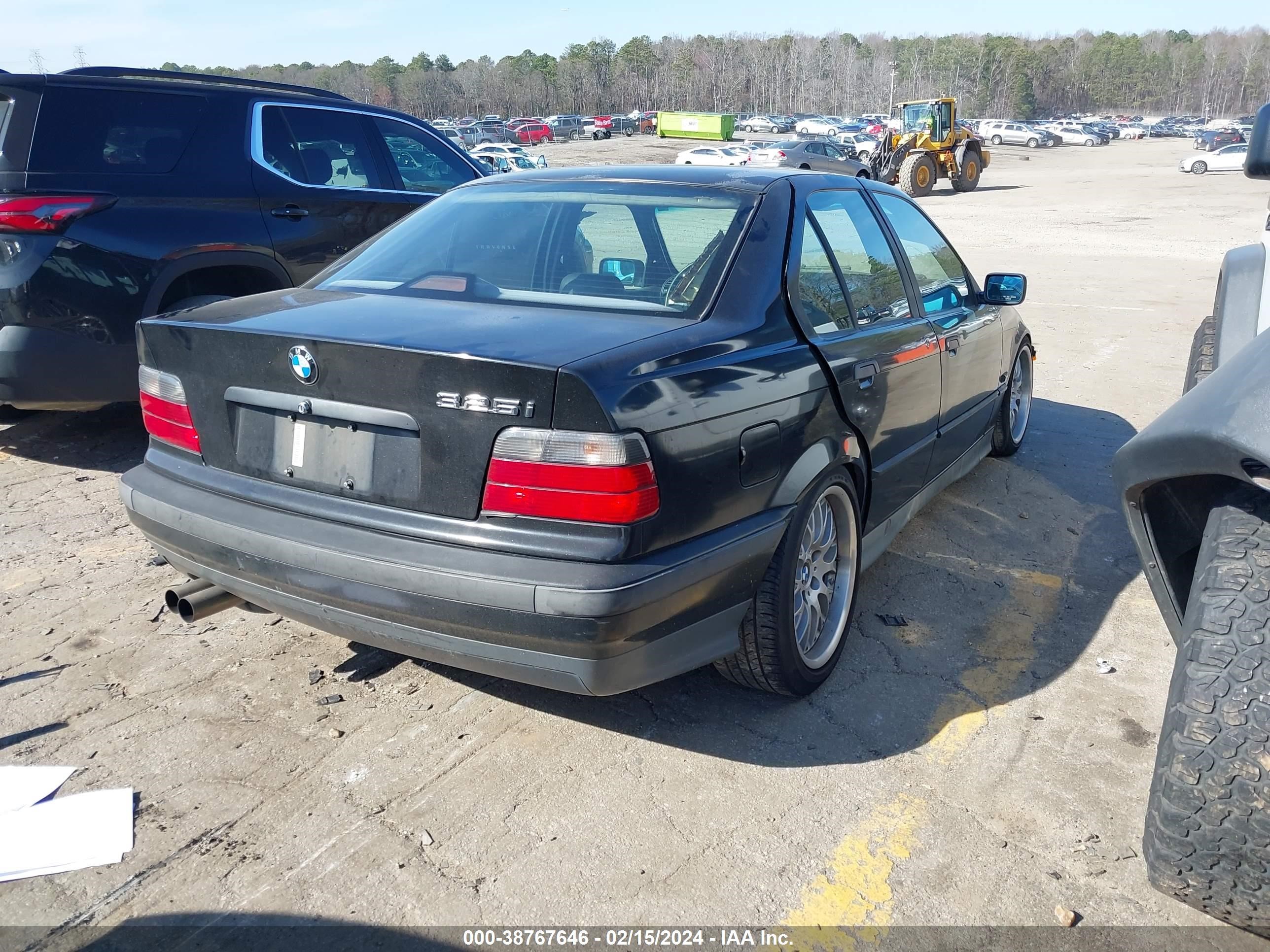 Photo 3 VIN: WBACB3324RFE18657 - BMW 3ER 