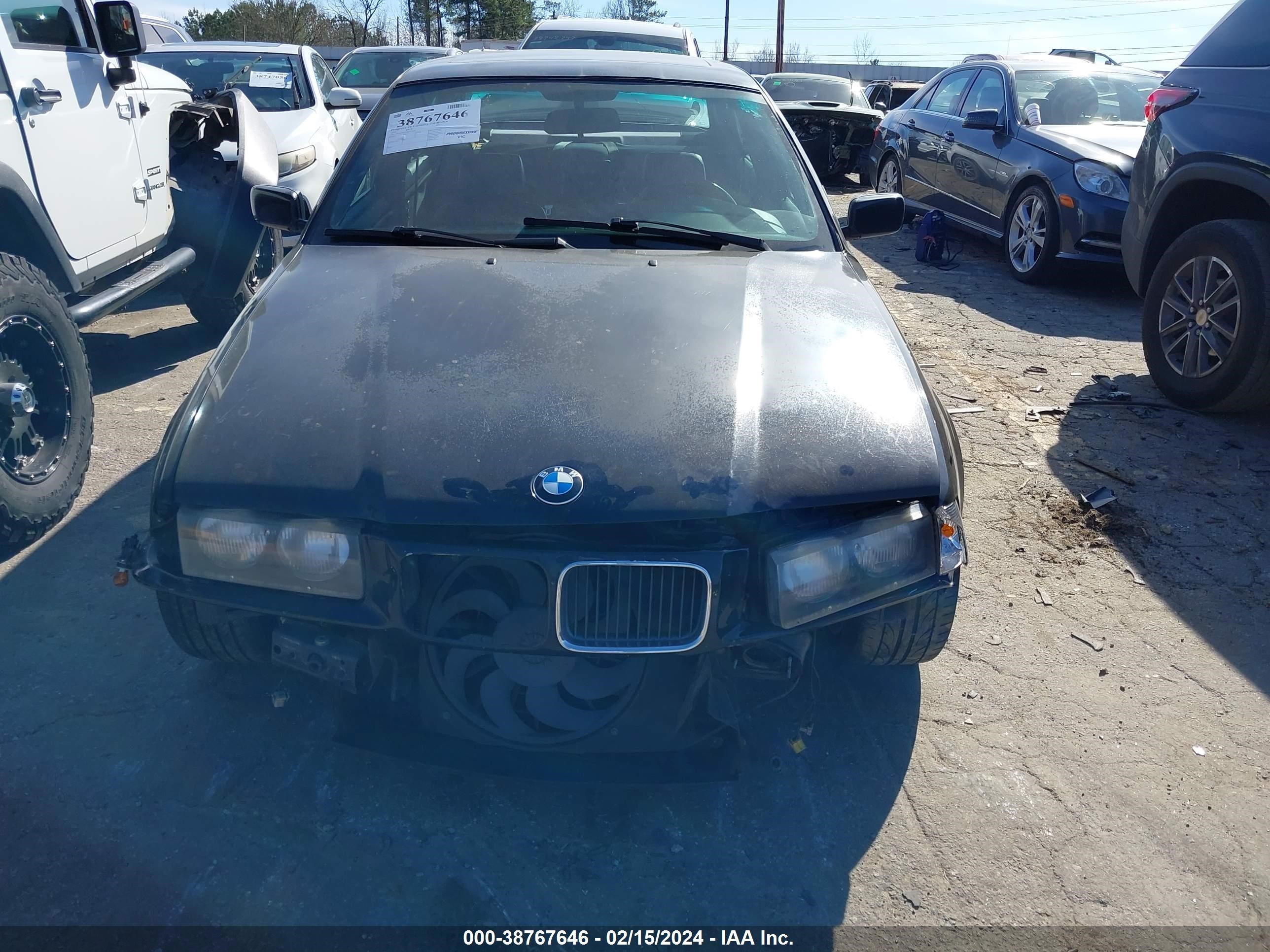 Photo 5 VIN: WBACB3324RFE18657 - BMW 3ER 