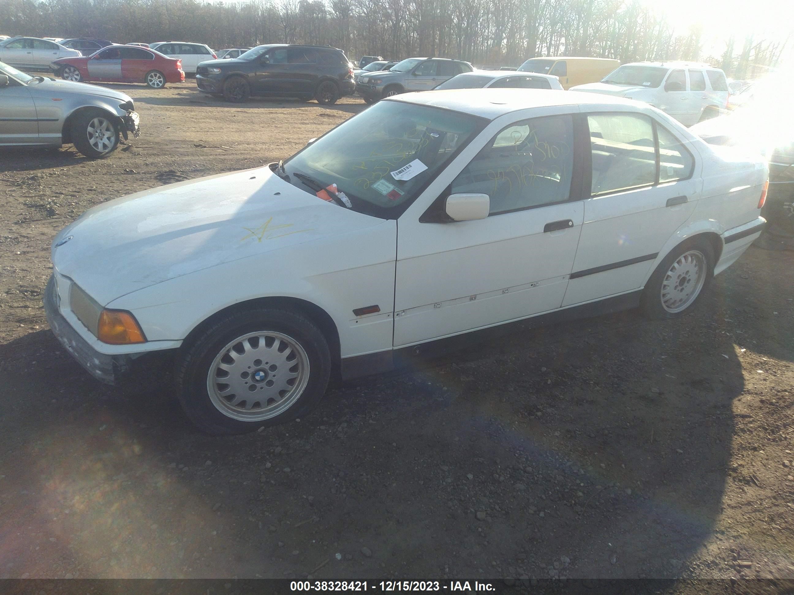 Photo 1 VIN: WBACB3325SFE21461 - BMW 3ER 