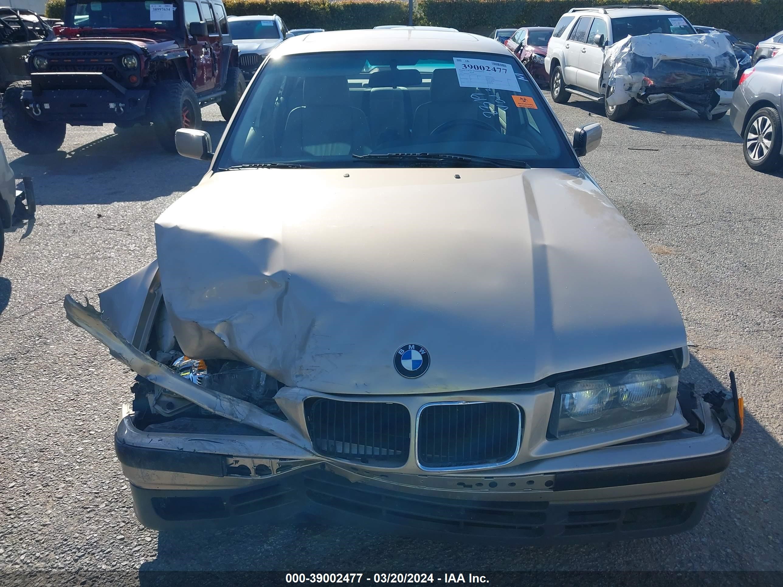 Photo 11 VIN: WBACB4319PFL11059 - BMW 3ER 