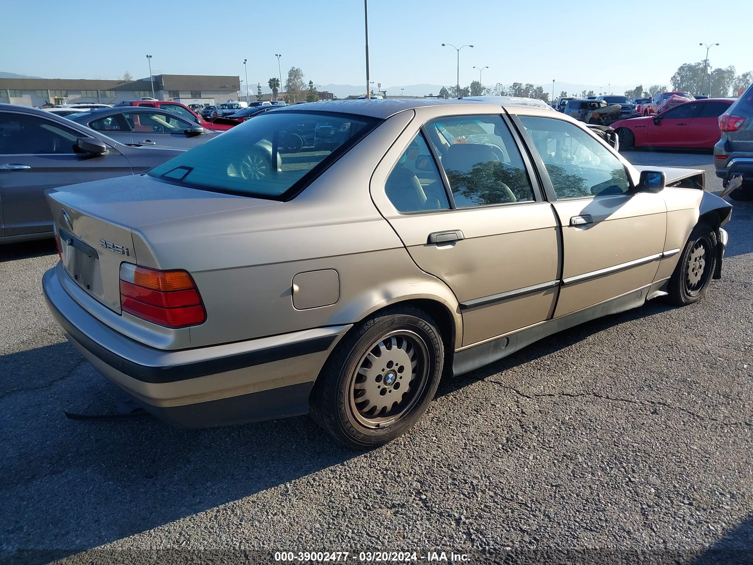 Photo 3 VIN: WBACB4319PFL11059 - BMW 3ER 