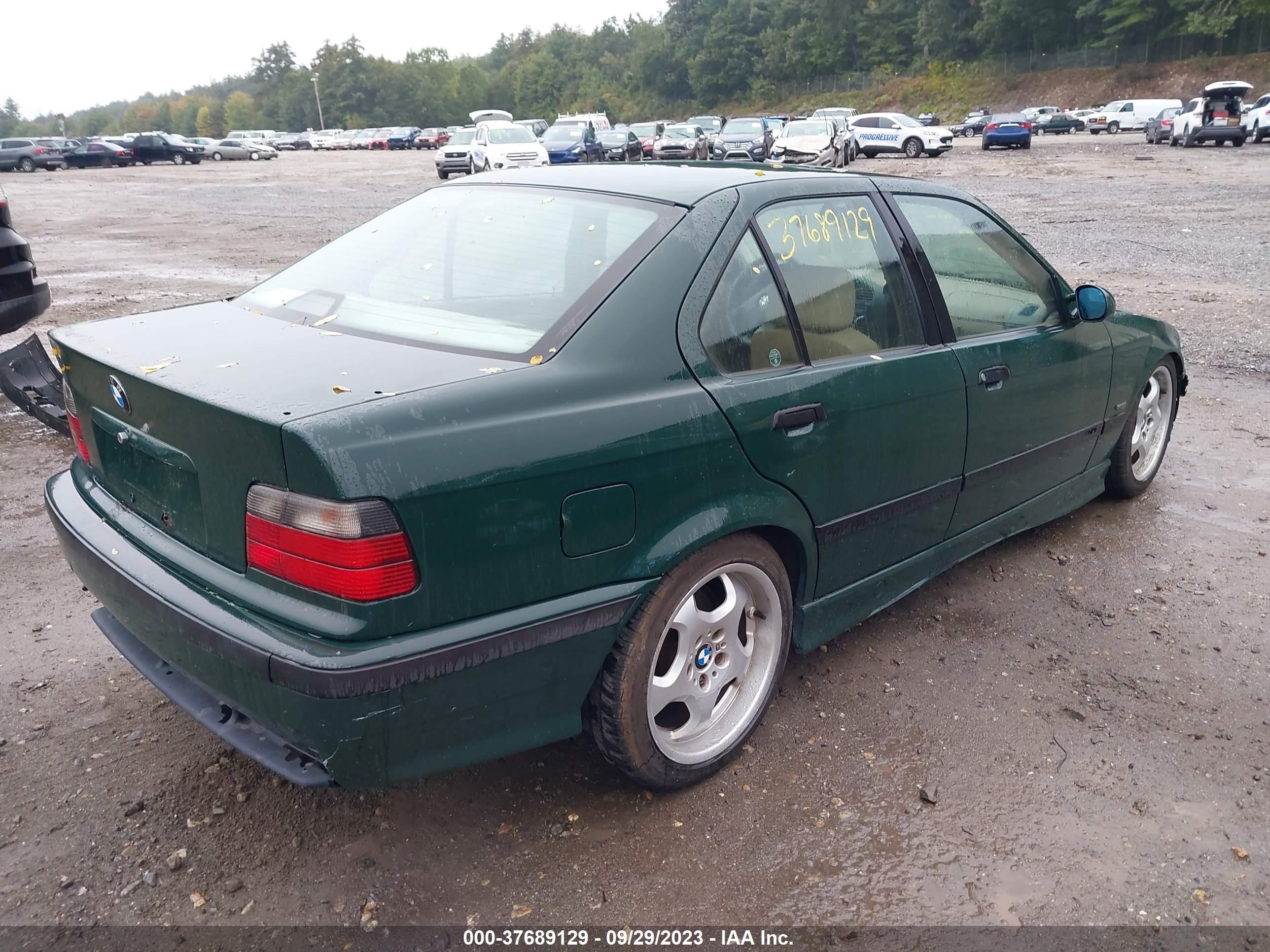 Photo 3 VIN: WBACC9323VEE57725 - BMW 3ER 