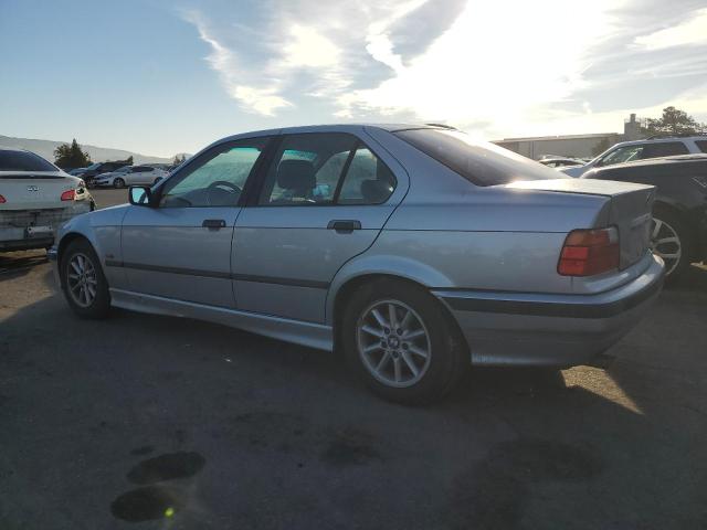 Photo 1 VIN: WBACC9328VEE57445 - BMW 318 I 