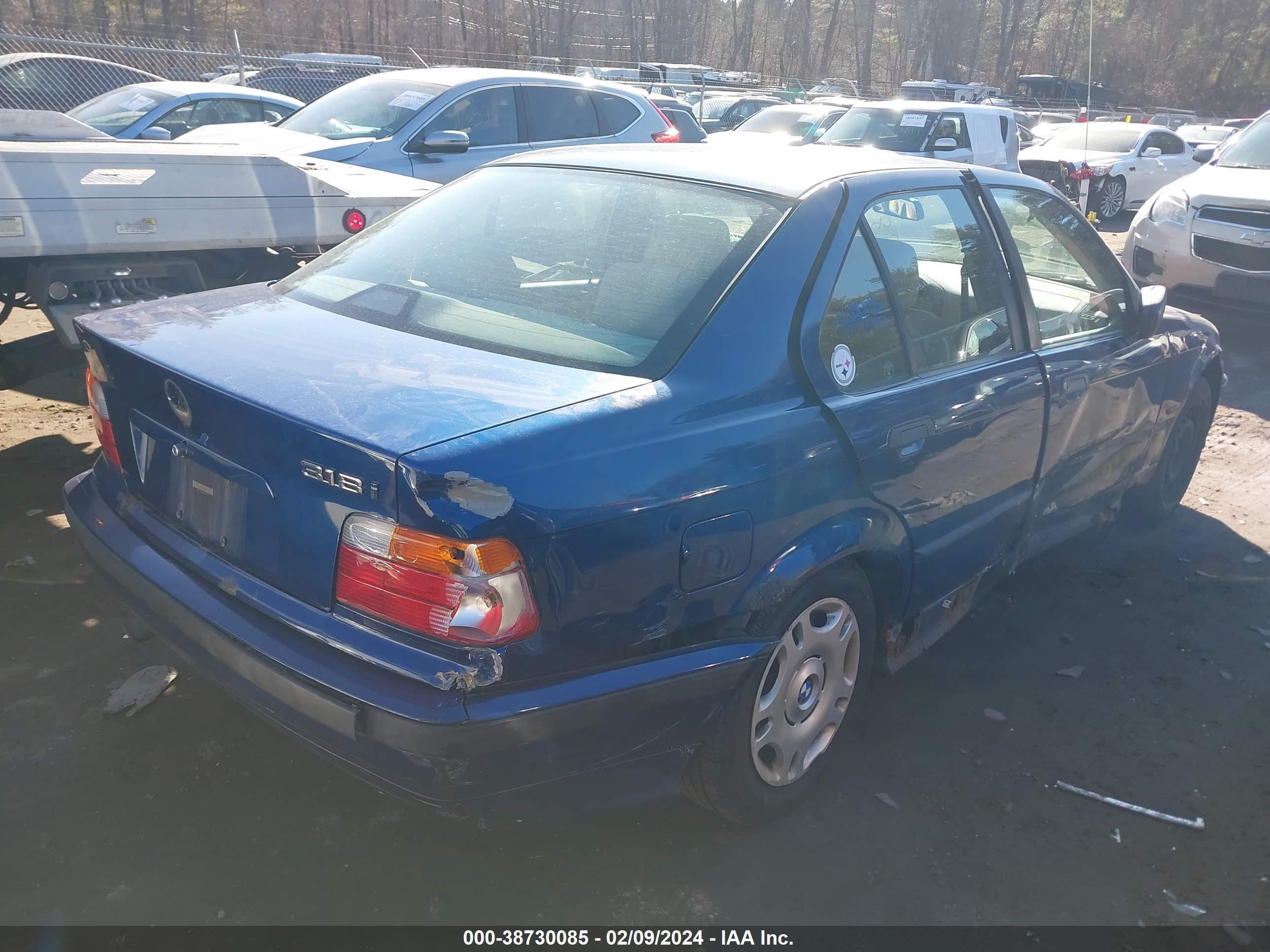 Photo 3 VIN: WBACC9328WEE59715 - BMW 3ER 