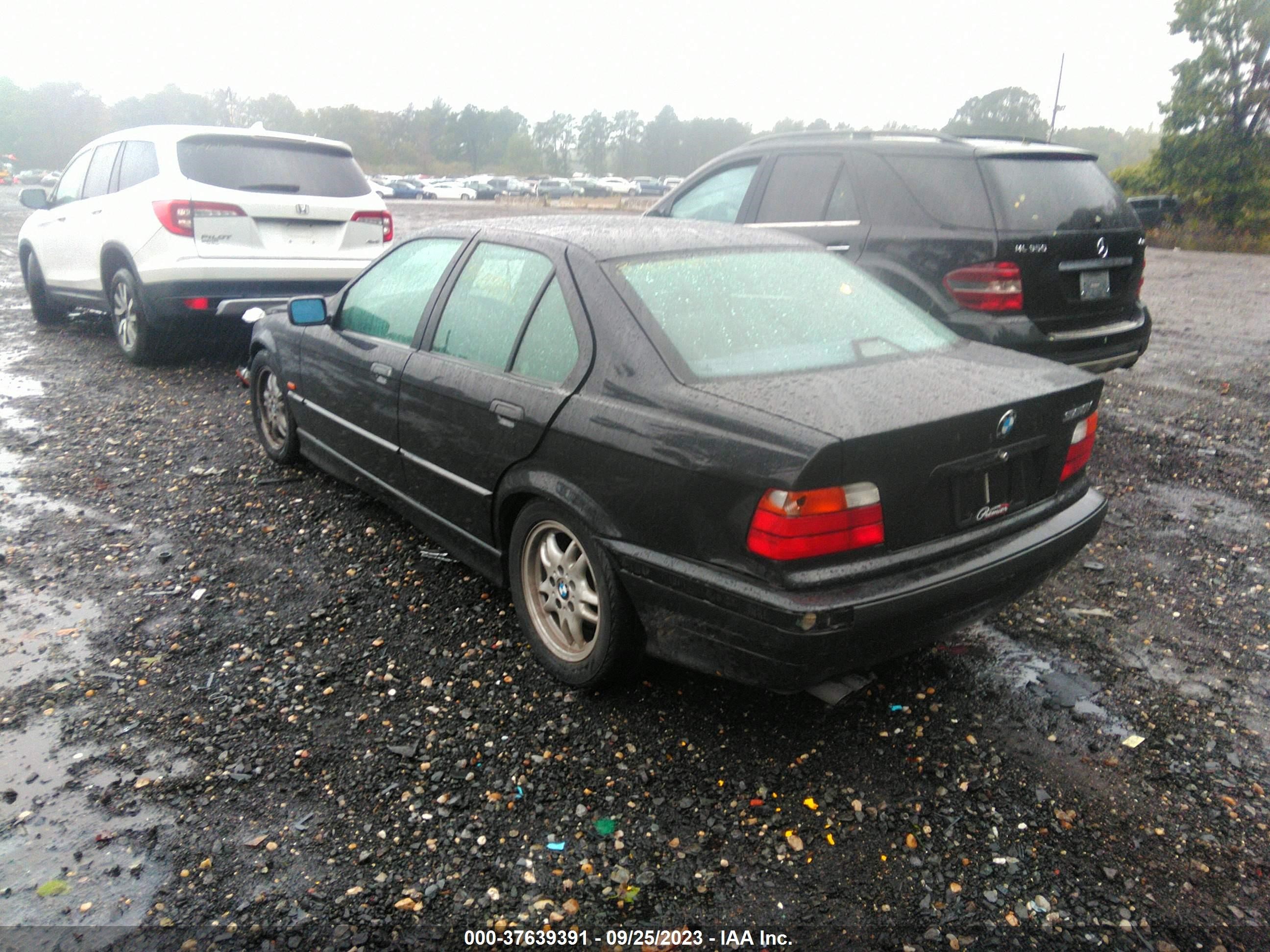 Photo 2 VIN: WBACD4324WAV62649 - BMW 3ER 