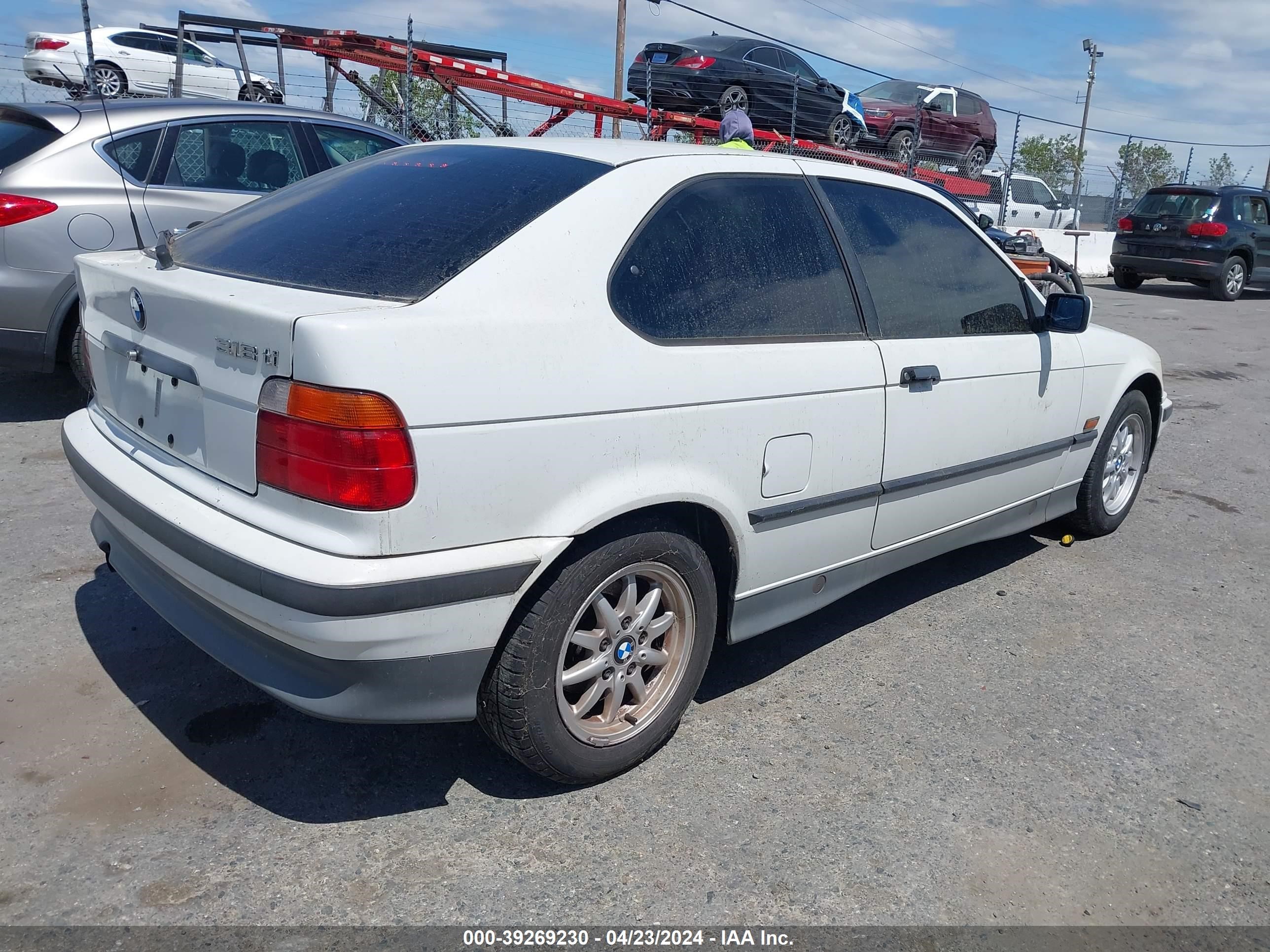 Photo 3 VIN: WBACG6325SAM70334 - BMW 3ER 