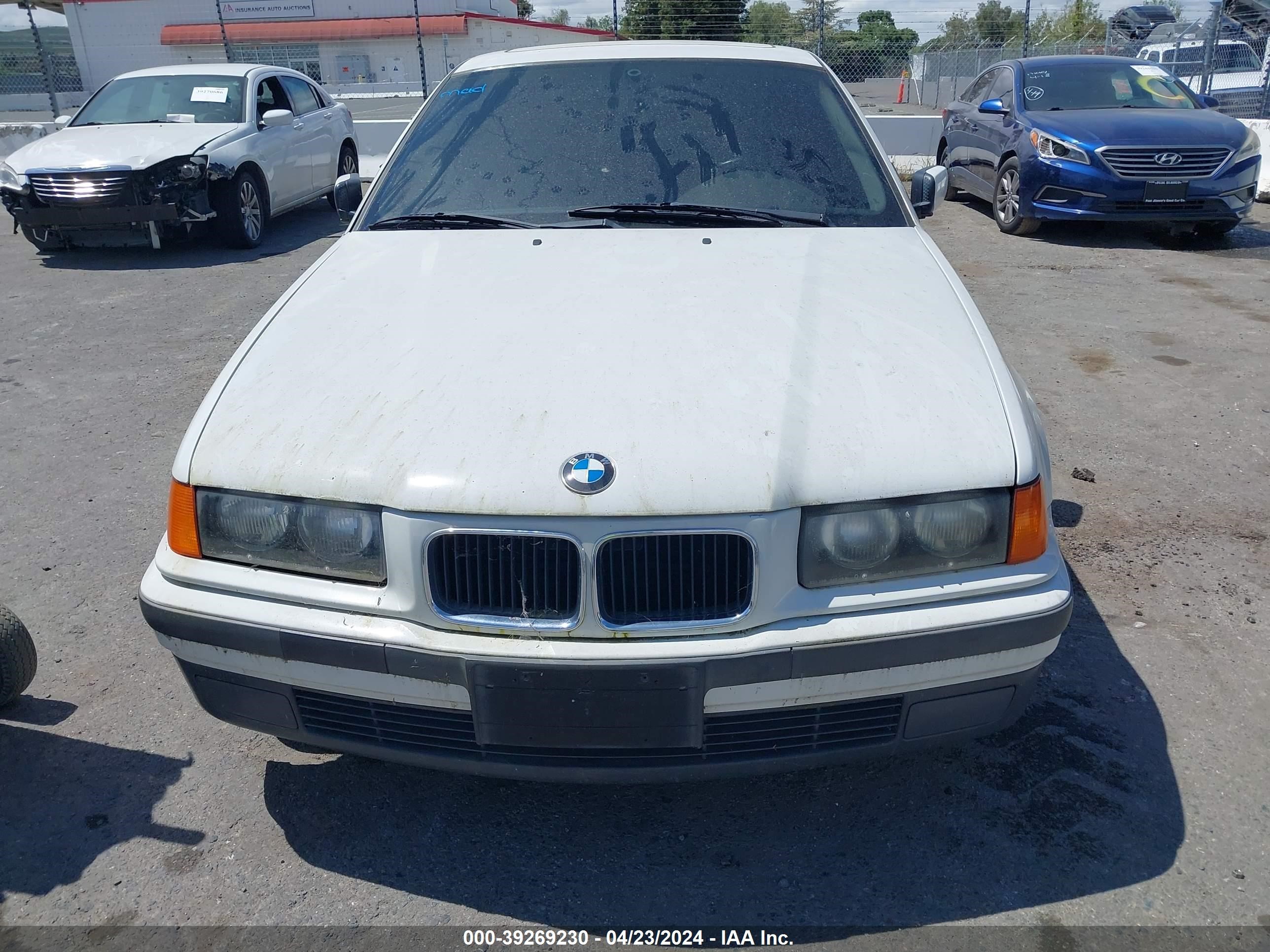 Photo 5 VIN: WBACG6325SAM70334 - BMW 3ER 