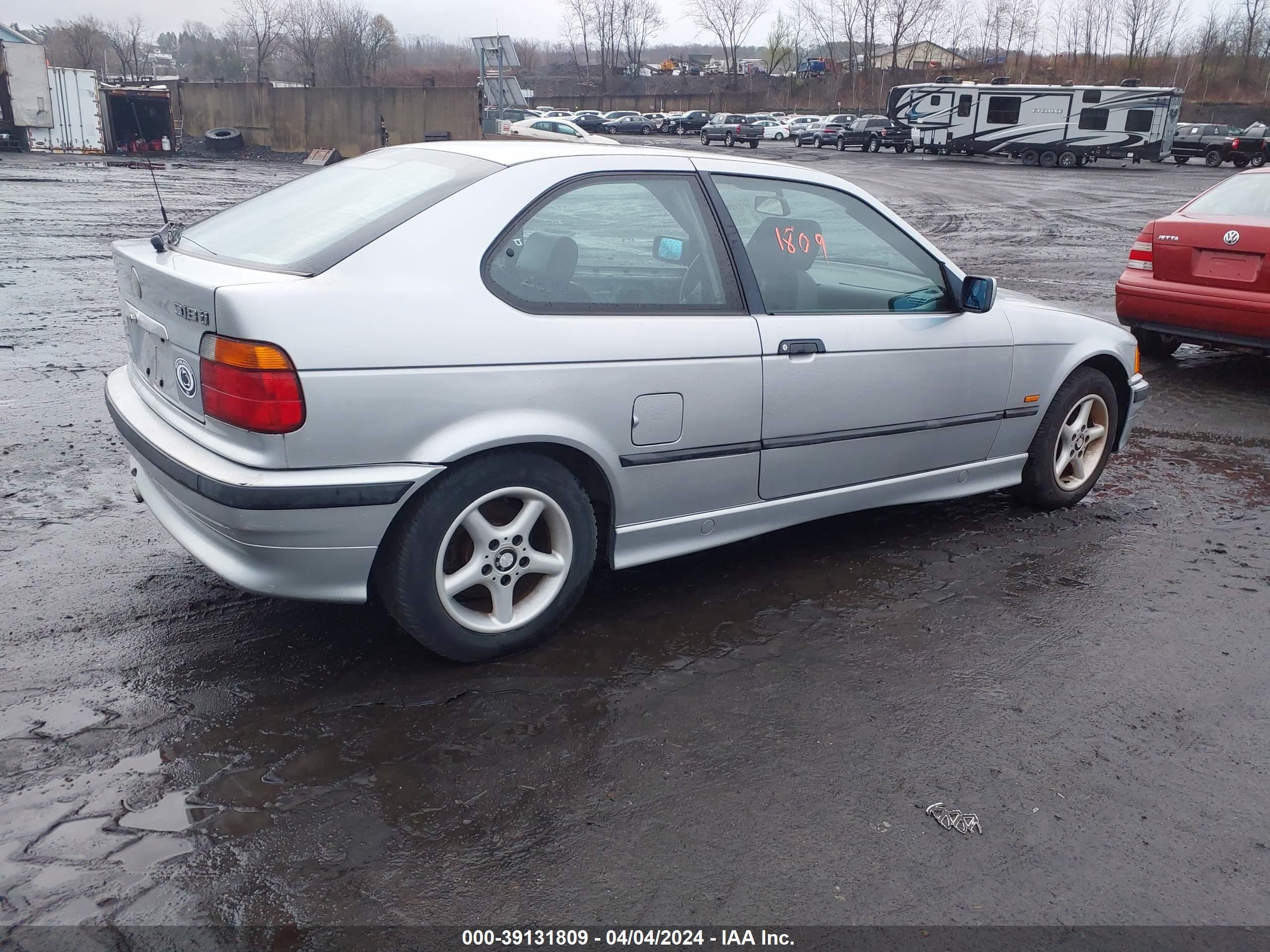 Photo 3 VIN: WBACG8323WKC84225 - BMW 3ER 