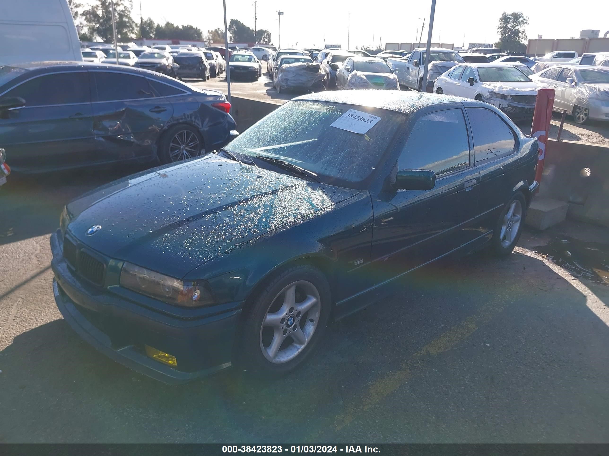 Photo 1 VIN: WBACG8324TAU37709 - BMW 3ER 