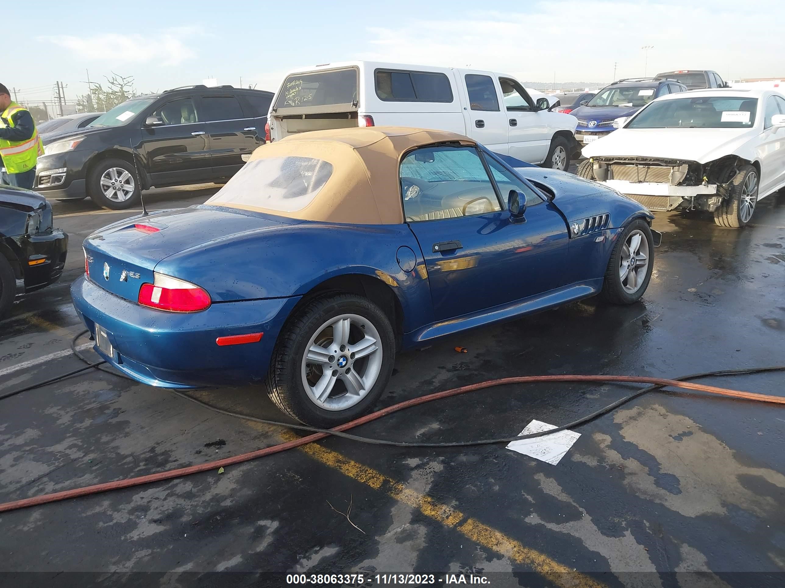 Photo 3 VIN: WBACH9345YLM92704 - BMW Z3 