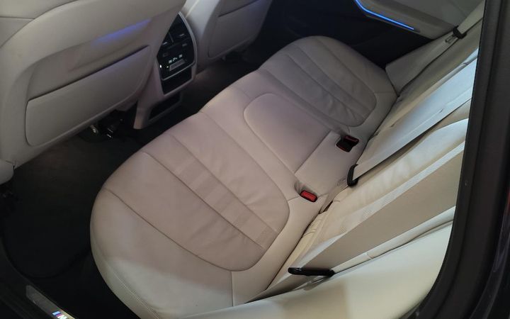 Photo 34 VIN: WBACV010009B86115 - BMW X5 