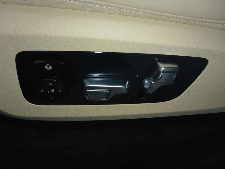 Photo 26 VIN: WBACV610309D63307 - BMW X5 