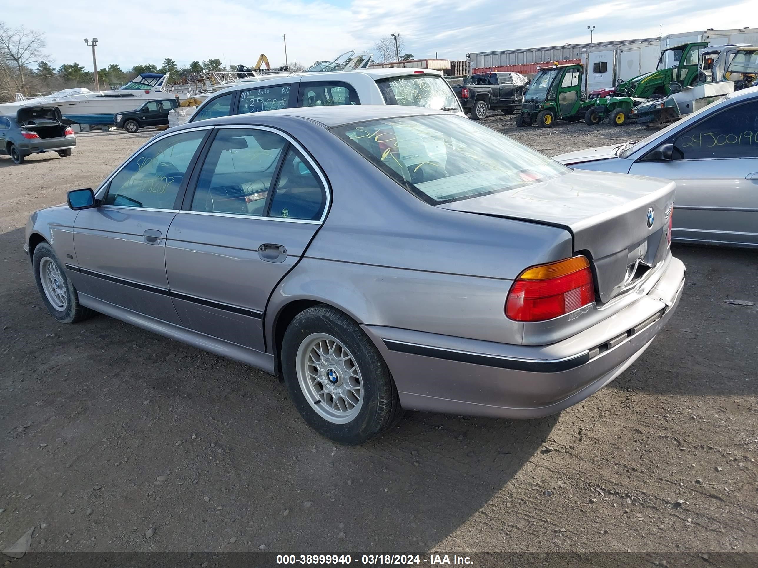 Photo 2 VIN: WBADD6327WBW43221 - BMW 5ER 