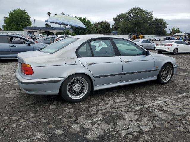 Photo 2 VIN: WBADD632XWBW46825 - BMW 528 I AUTO 