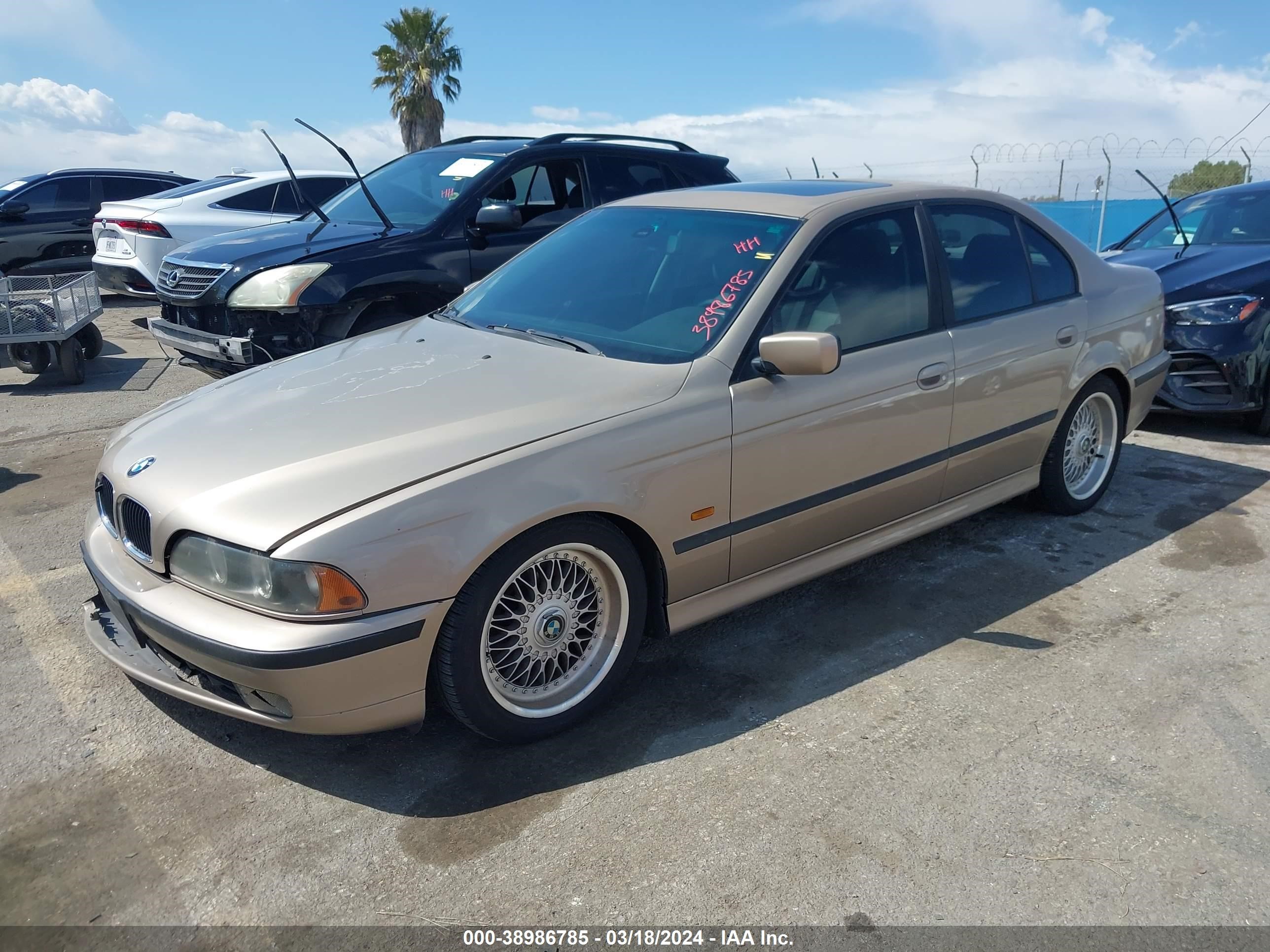 Photo 1 VIN: WBADM5344YBY44623 - BMW 5ER 