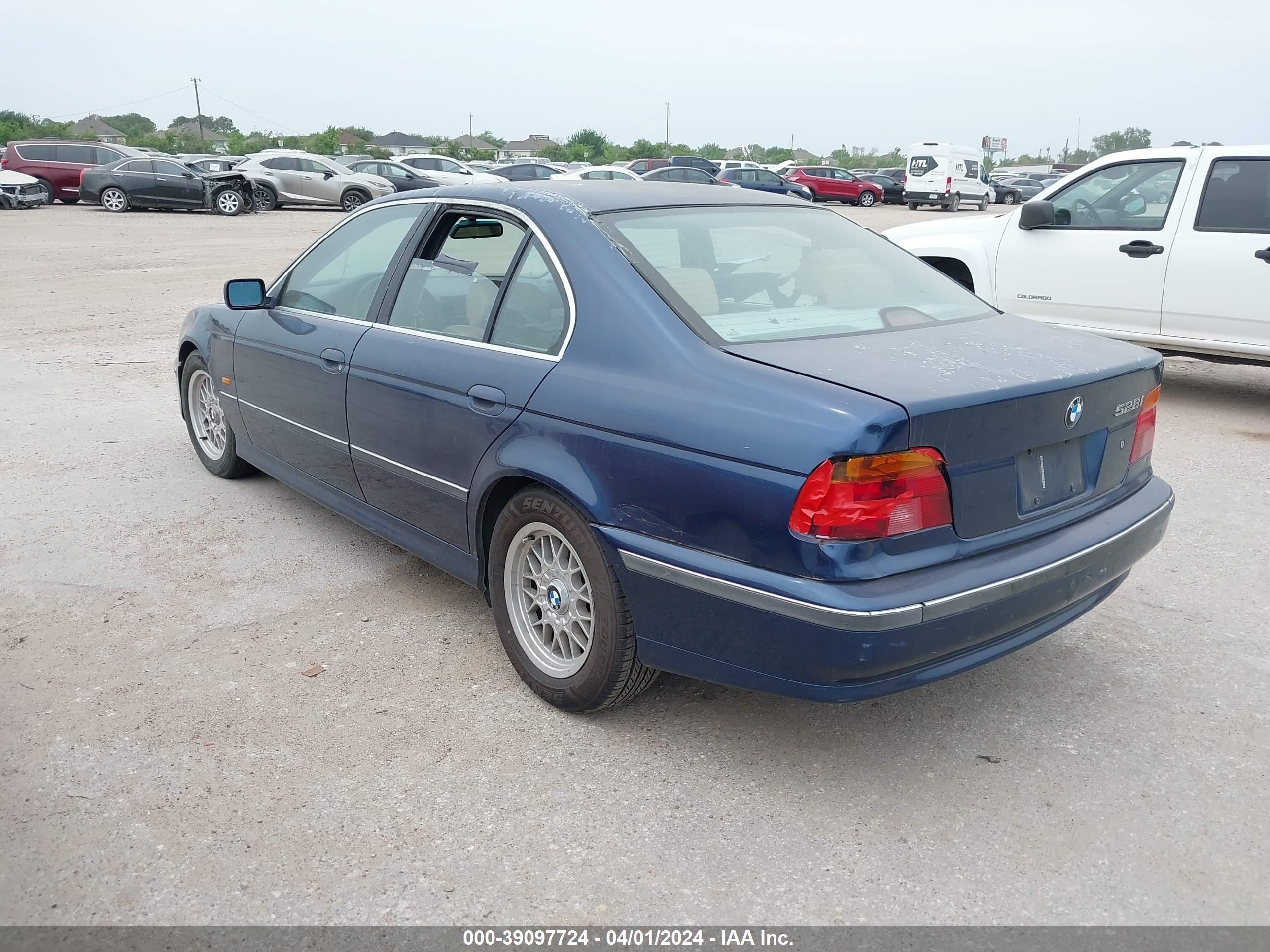 Photo 2 VIN: WBADM6330XBY27104 - BMW 5ER 