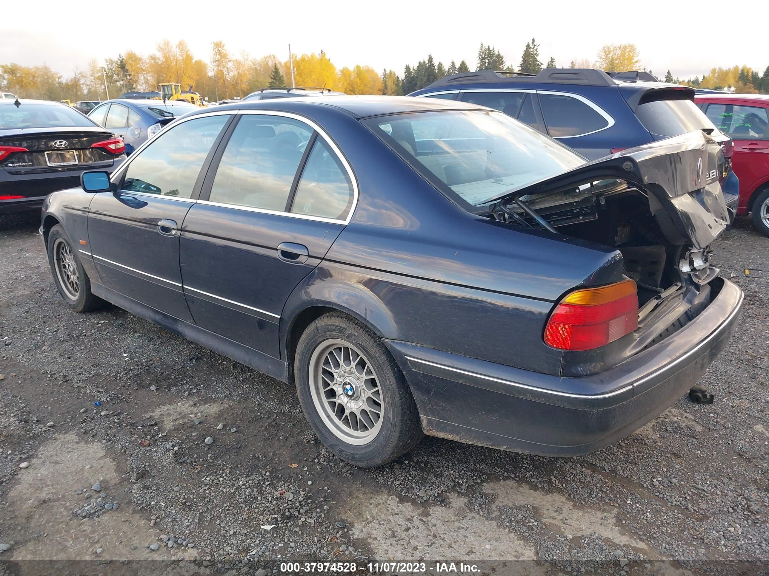 Photo 2 VIN: WBADM6340YGU20977 - BMW 5ER 