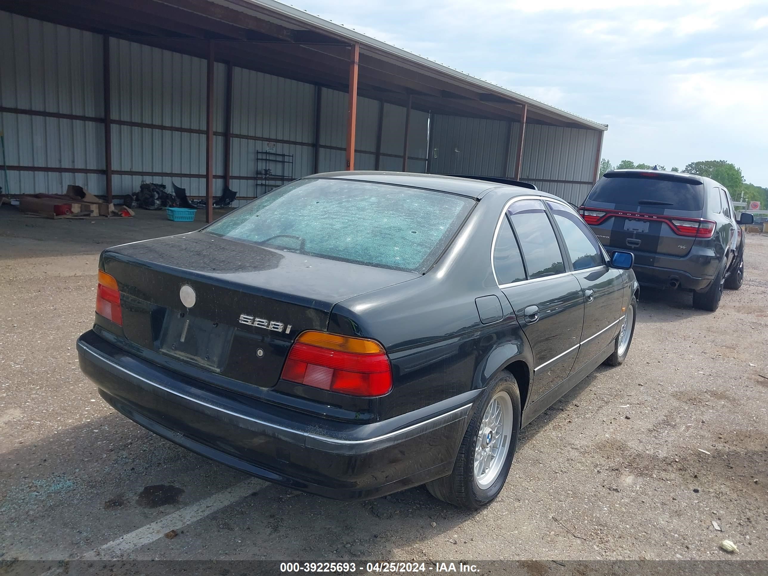 Photo 5 VIN: WBADM6346YGV03698 - BMW 5ER 