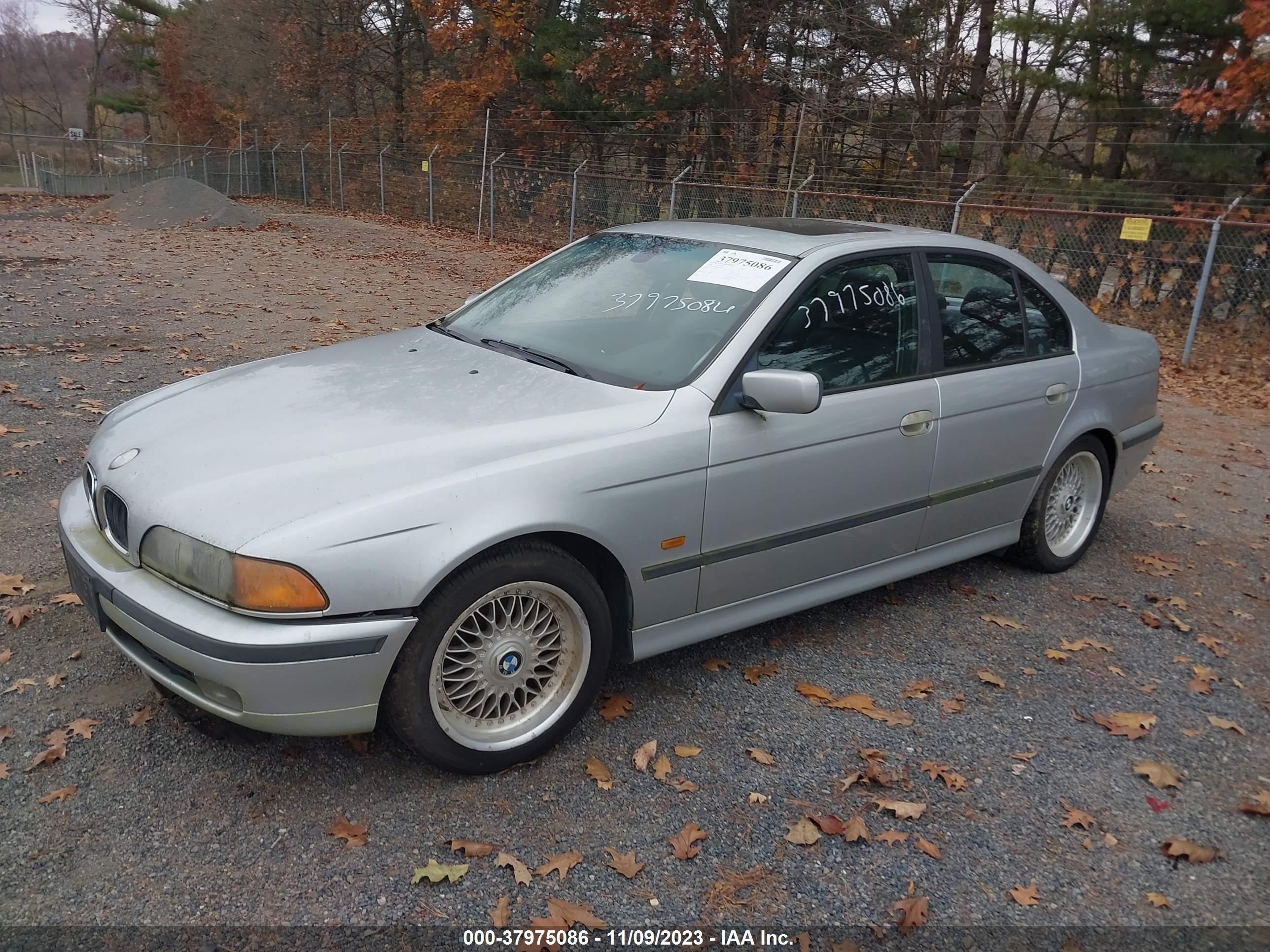 Photo 1 VIN: WBADM634XYGU23157 - BMW 5ER 