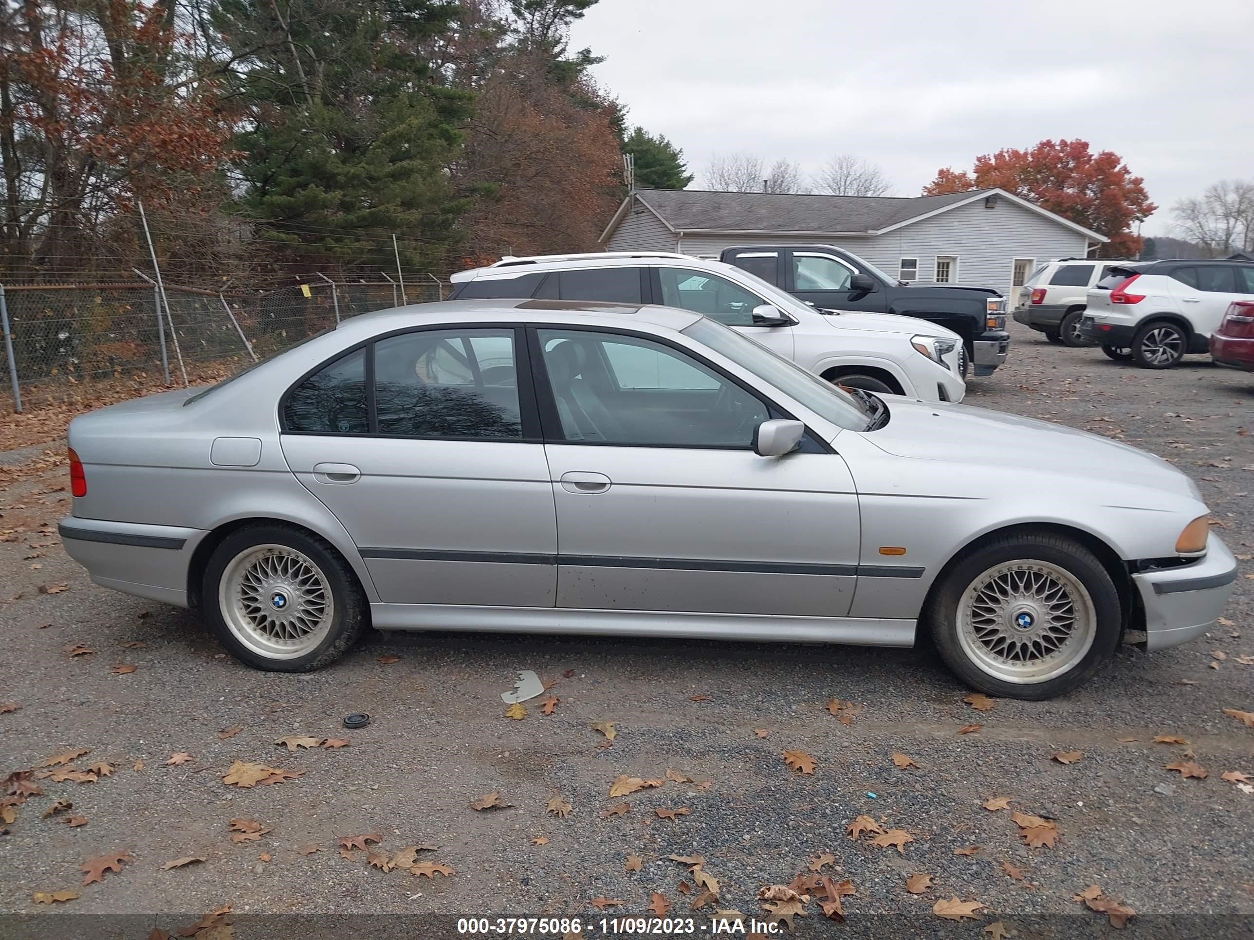 Photo 12 VIN: WBADM634XYGU23157 - BMW 5ER 