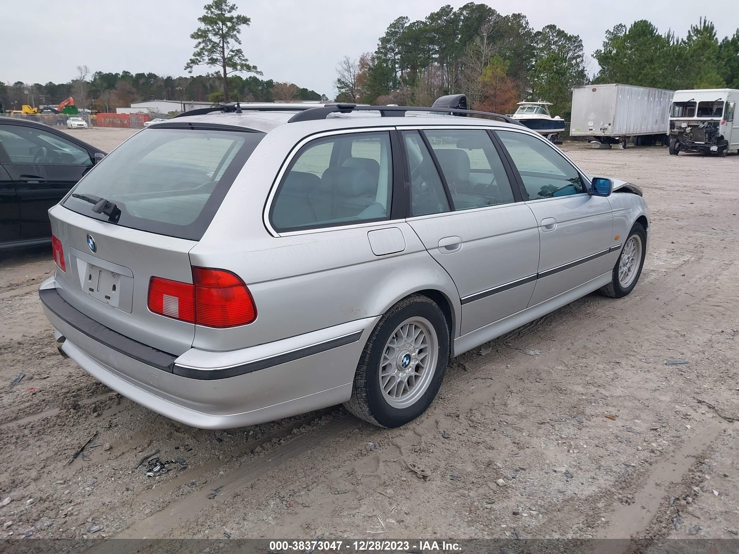 Photo 3 VIN: WBADP6346XBV62124 - BMW 528 IT AUT 