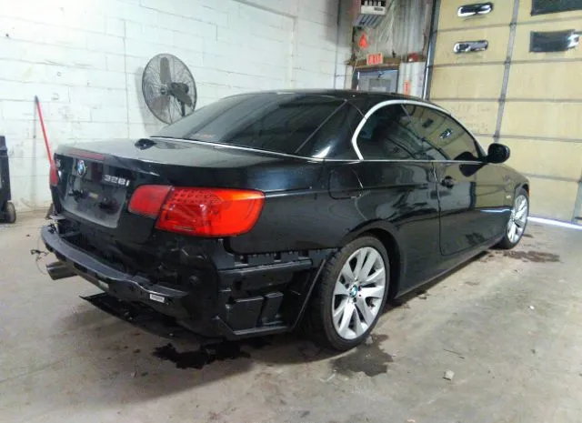 Photo 3 VIN: WBADW3C54CE824113 - BMW 3 SERIES 