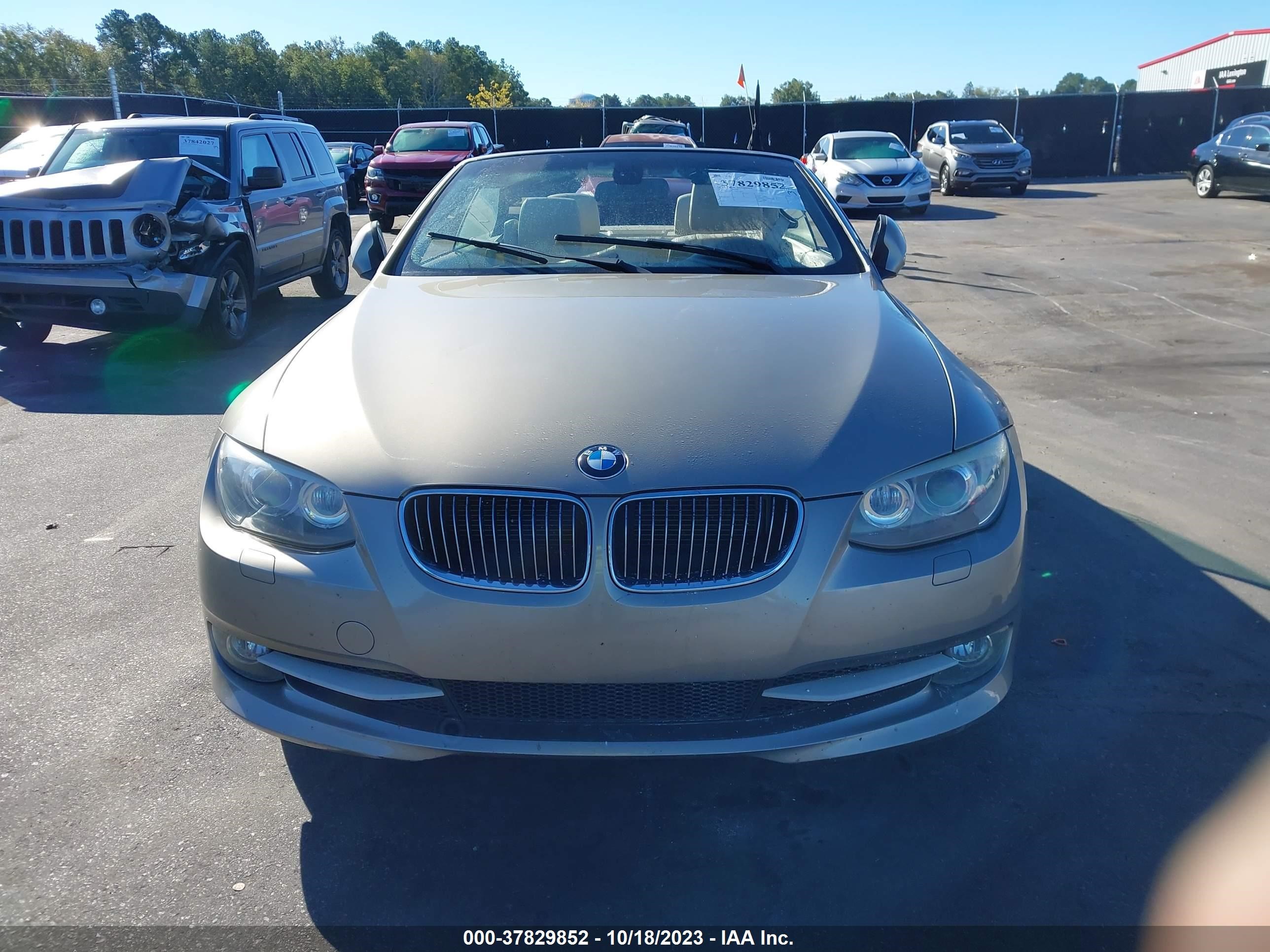 Photo 11 VIN: WBADW3C55BE539905 - BMW 3ER 