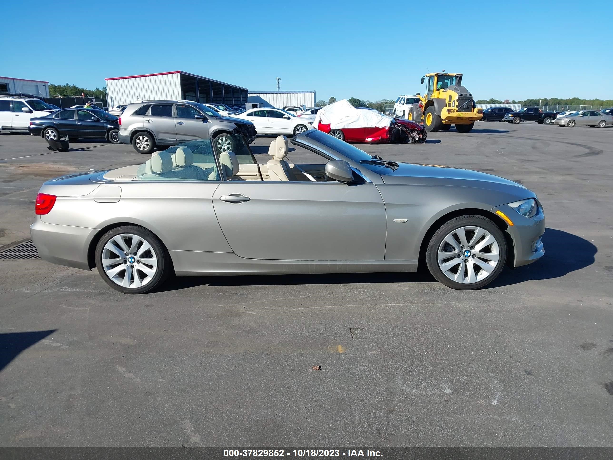 Photo 12 VIN: WBADW3C55BE539905 - BMW 3ER 