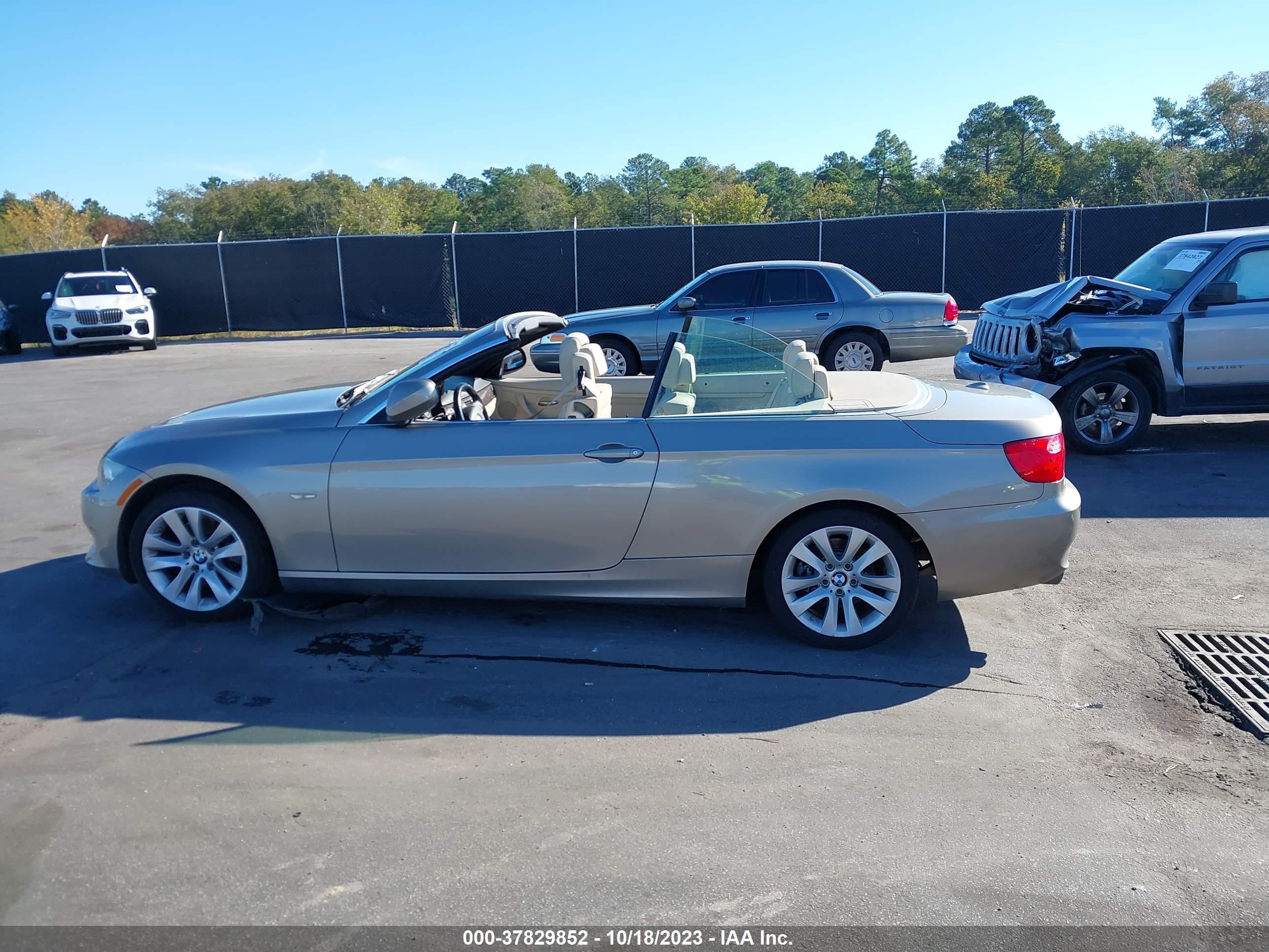 Photo 13 VIN: WBADW3C55BE539905 - BMW 3ER 