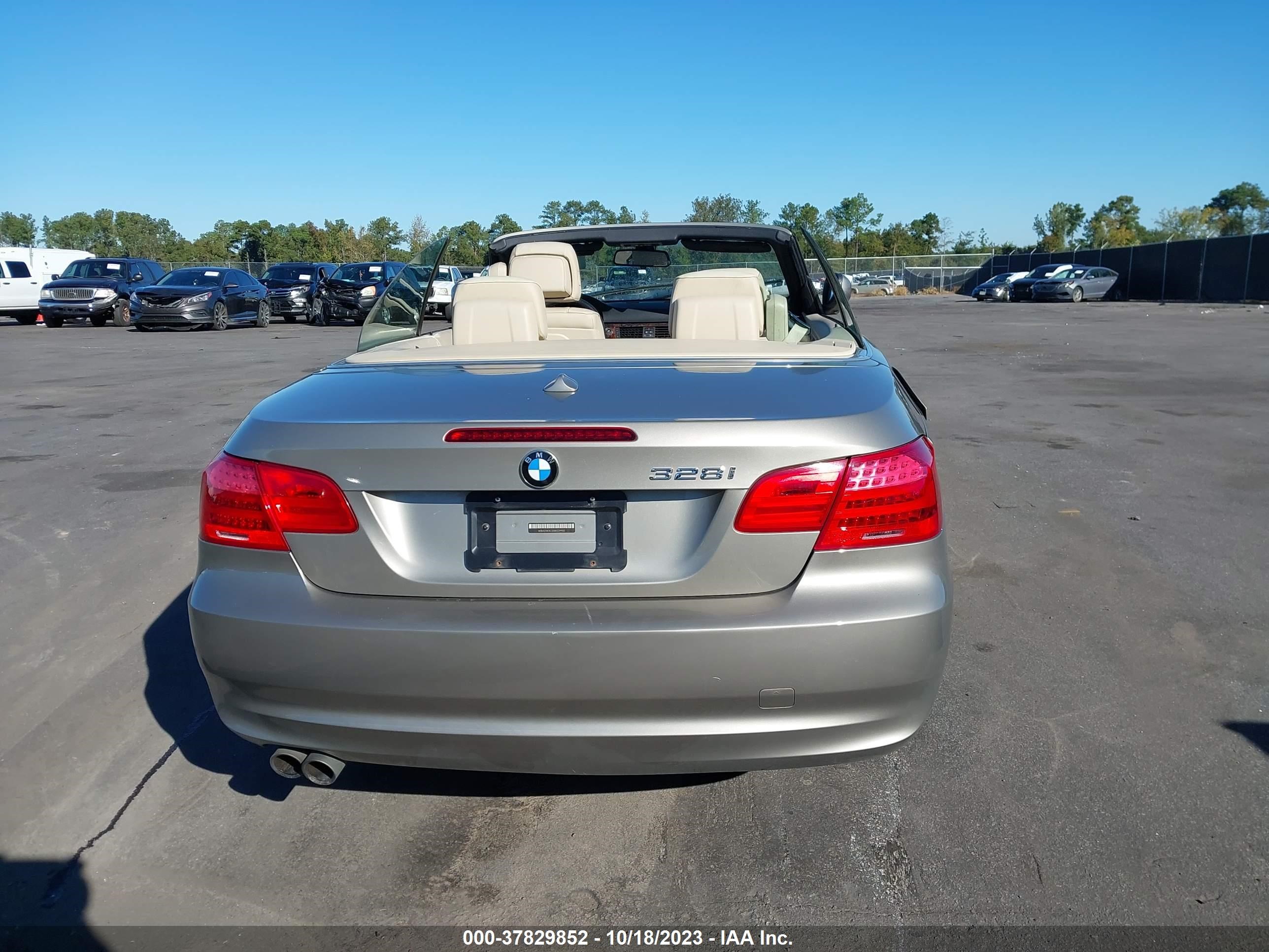 Photo 15 VIN: WBADW3C55BE539905 - BMW 3ER 