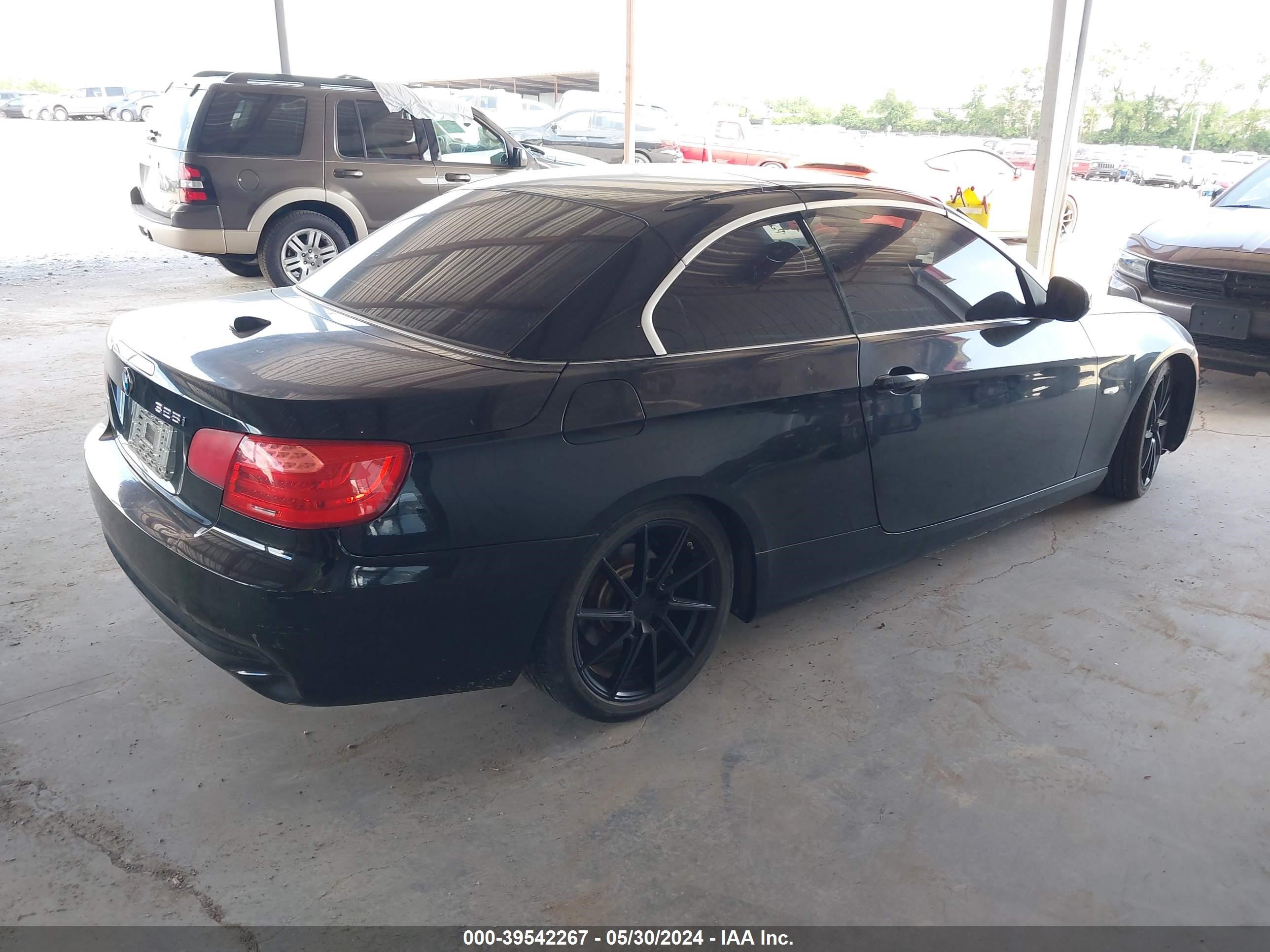 Photo 3 VIN: WBADW3C57BE536844 - BMW 3ER 