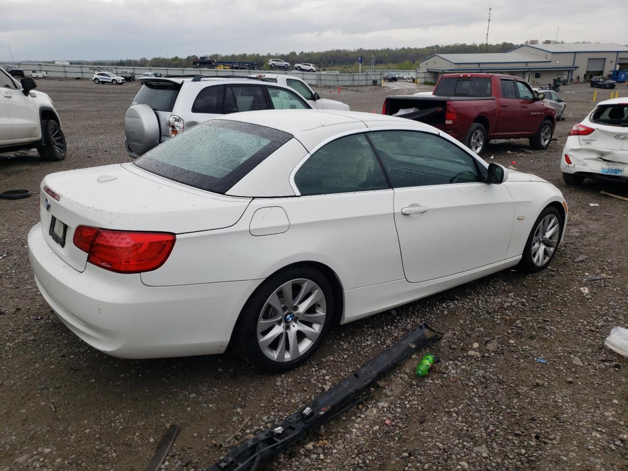 Photo 2 VIN: WBADW3C58BE536285 - BMW 3ER 