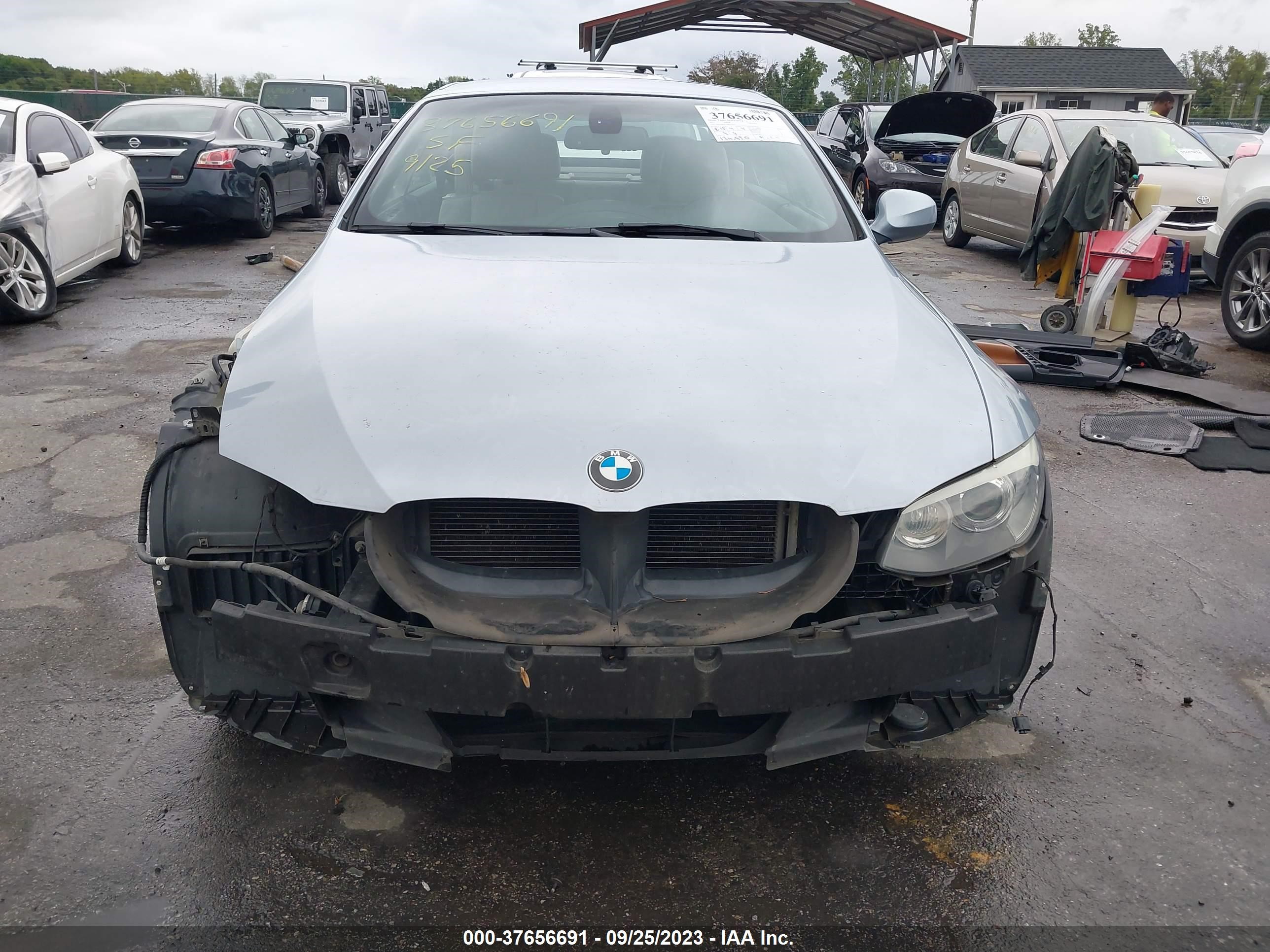 Photo 12 VIN: WBADW7C52BE727661 - BMW 3ER 