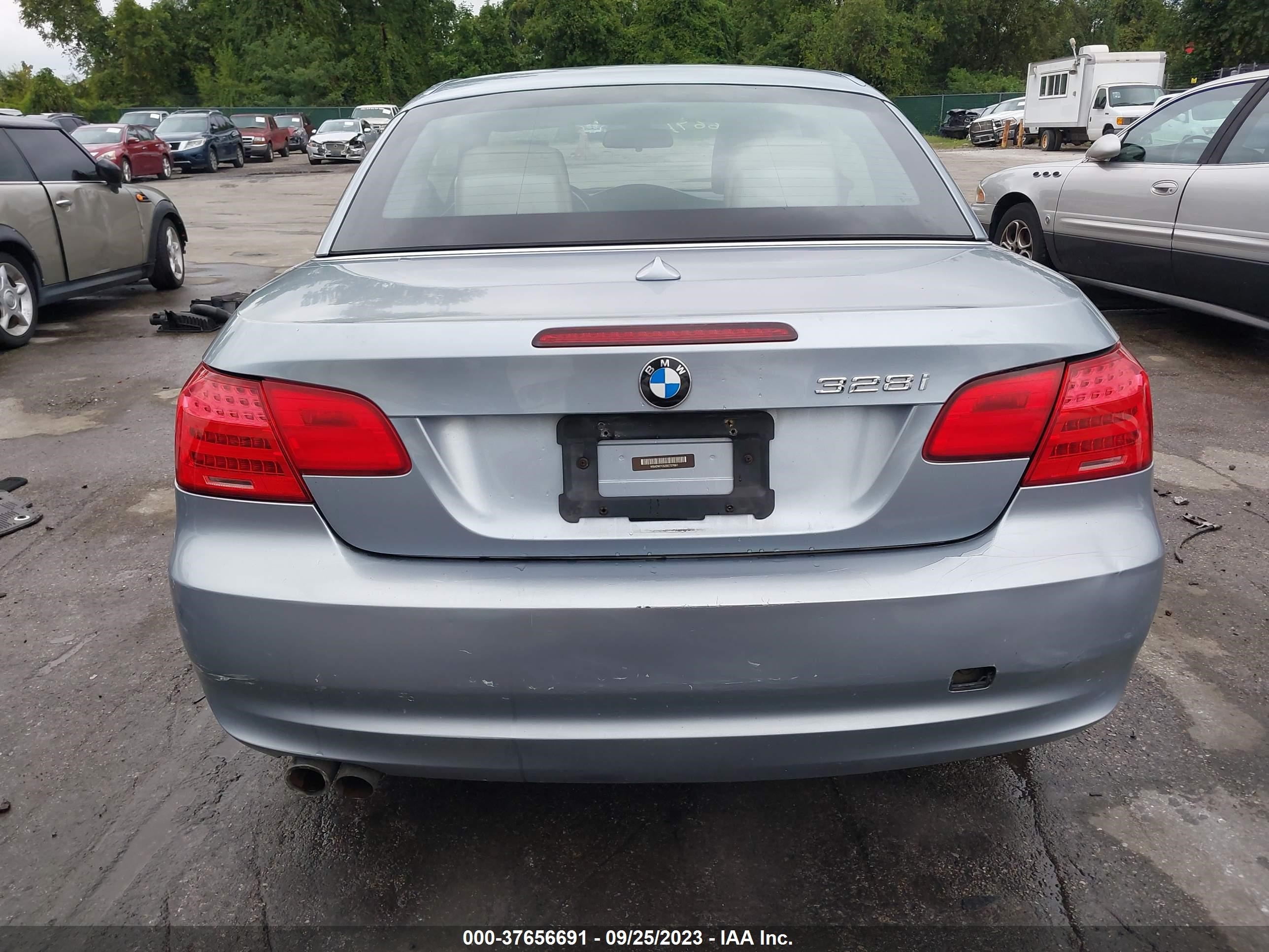 Photo 16 VIN: WBADW7C52BE727661 - BMW 3ER 