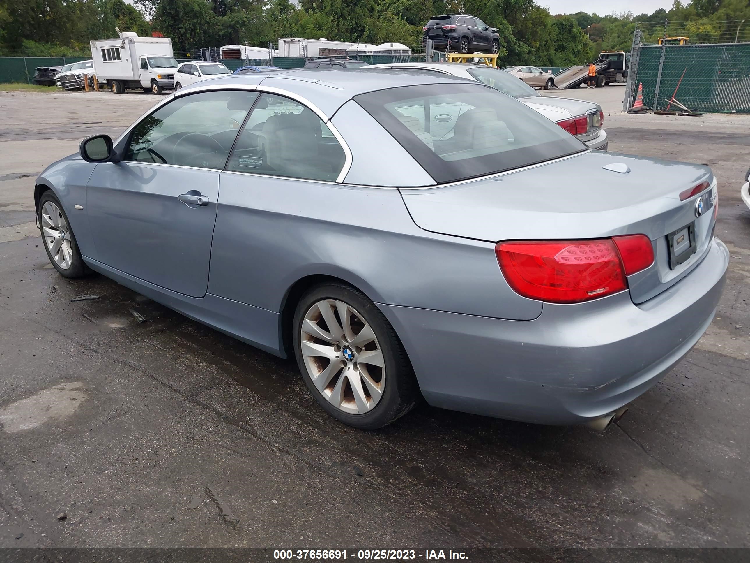 Photo 2 VIN: WBADW7C52BE727661 - BMW 3ER 