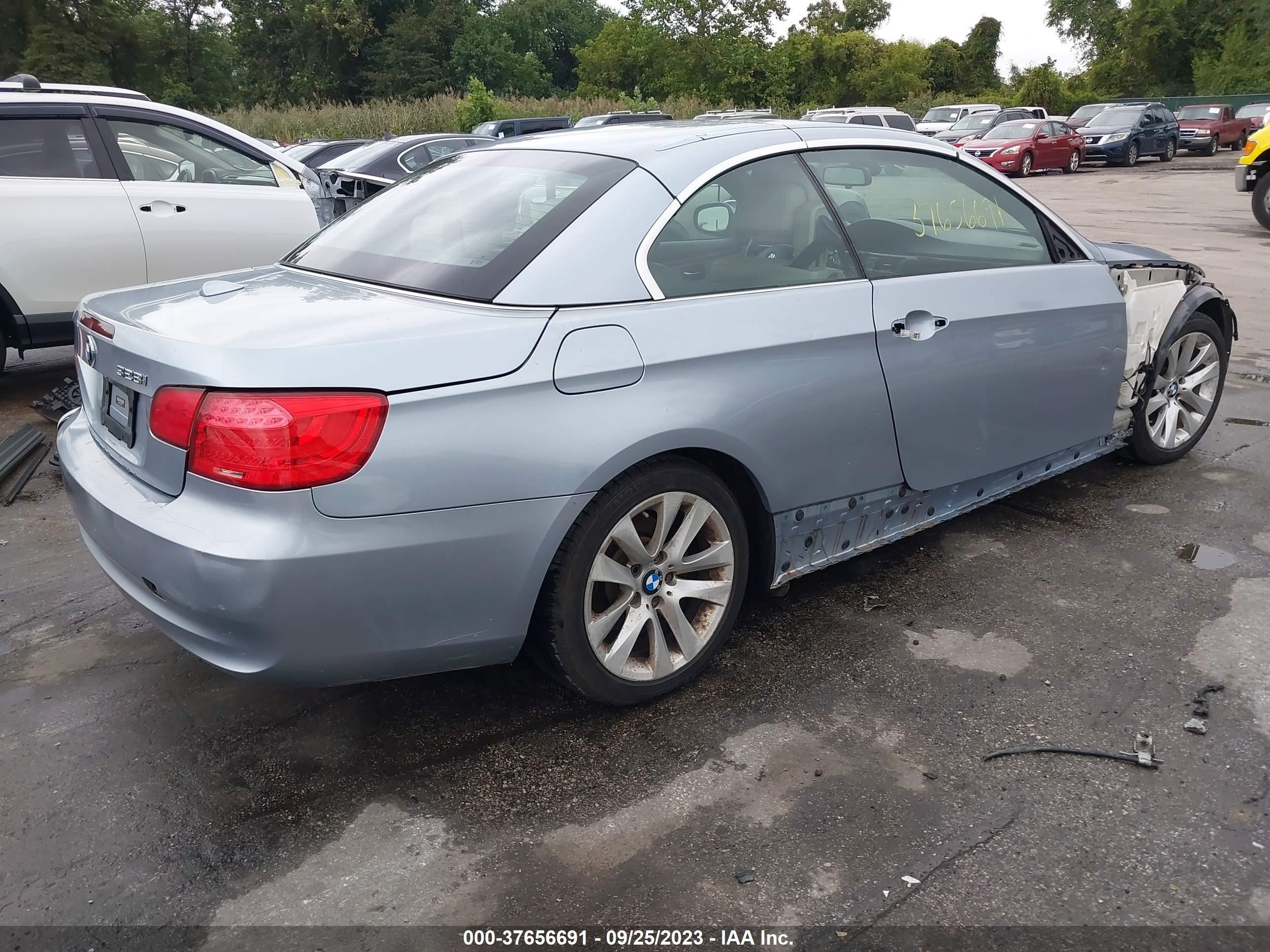 Photo 3 VIN: WBADW7C52BE727661 - BMW 3ER 