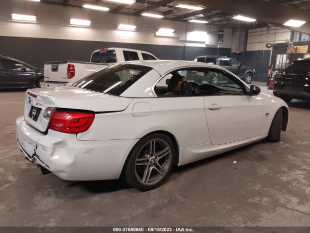 Photo 3 VIN: WBADX1C57BE569313 - BMW 335IS 