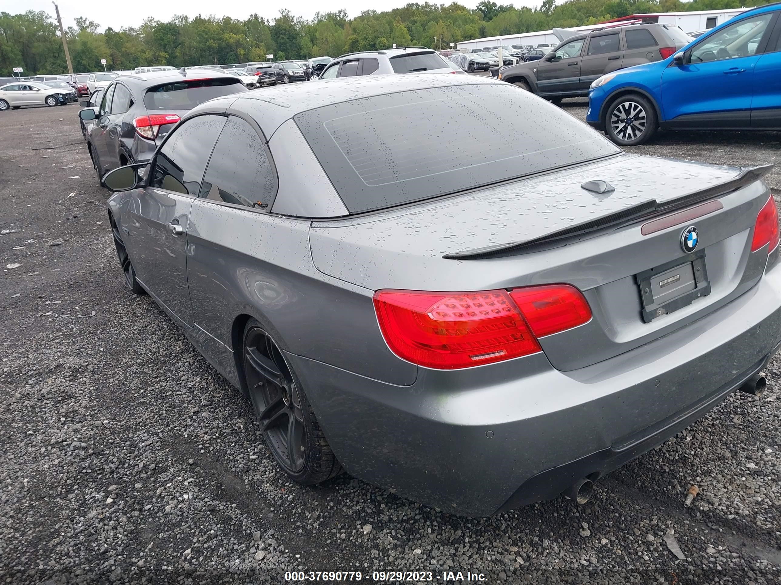 Photo 2 VIN: WBADX1C5XBE570102 - BMW 3ER 