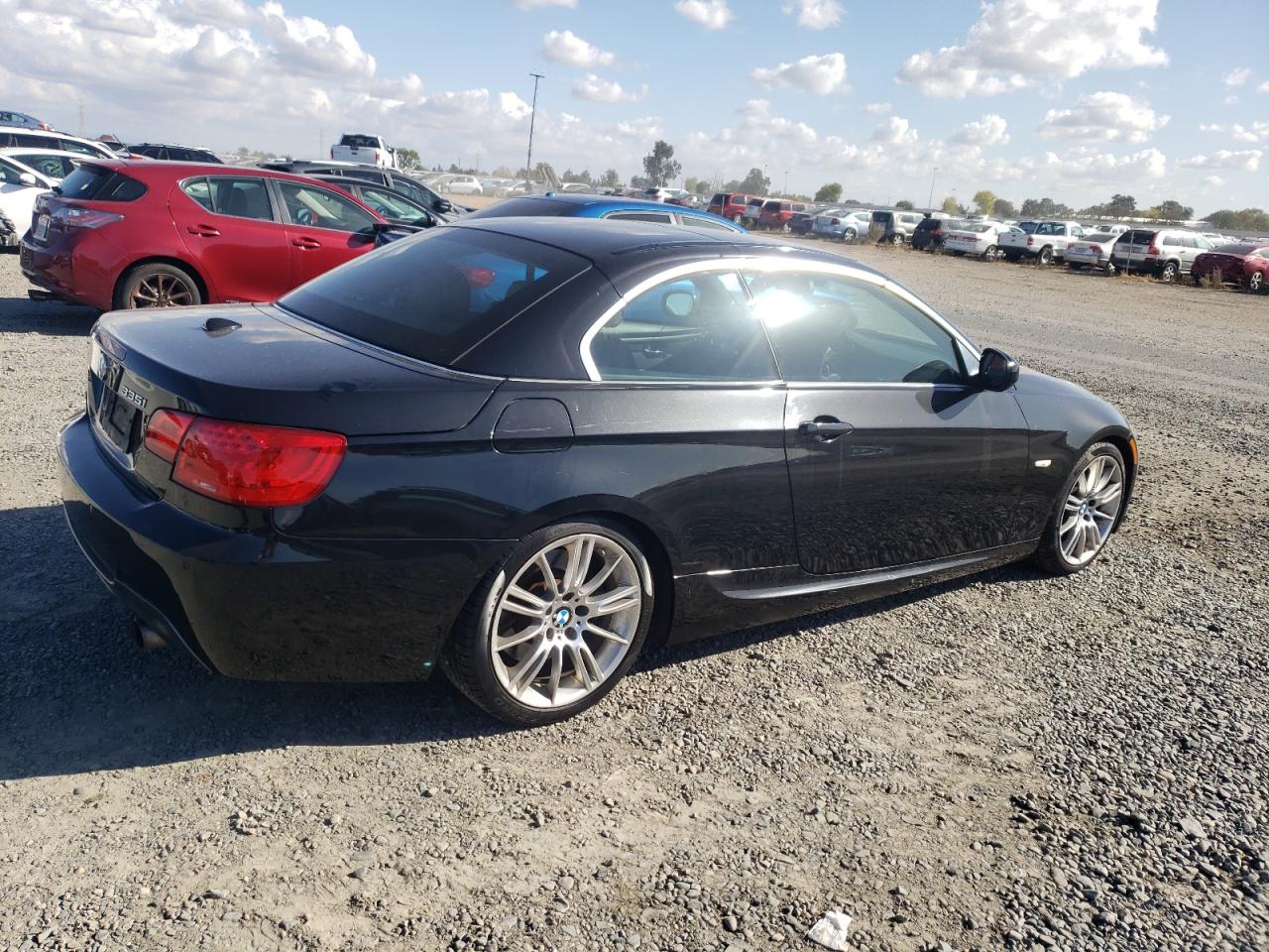 Photo 2 VIN: WBADX7C54BE743325 - BMW 335 I 