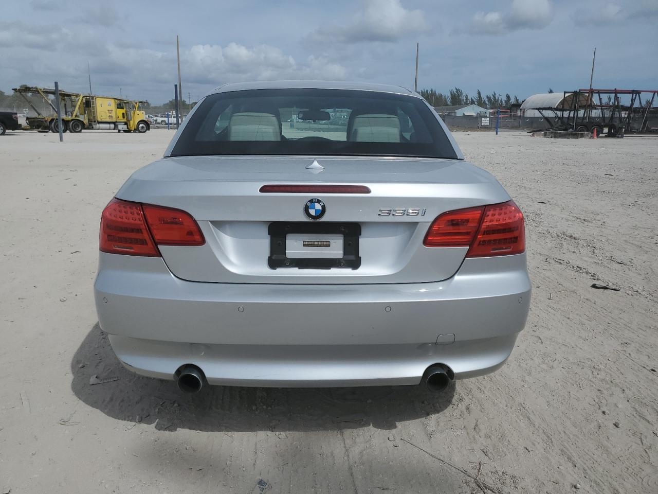 Photo 5 VIN: WBADX7C59BE261398 - BMW 3ER 