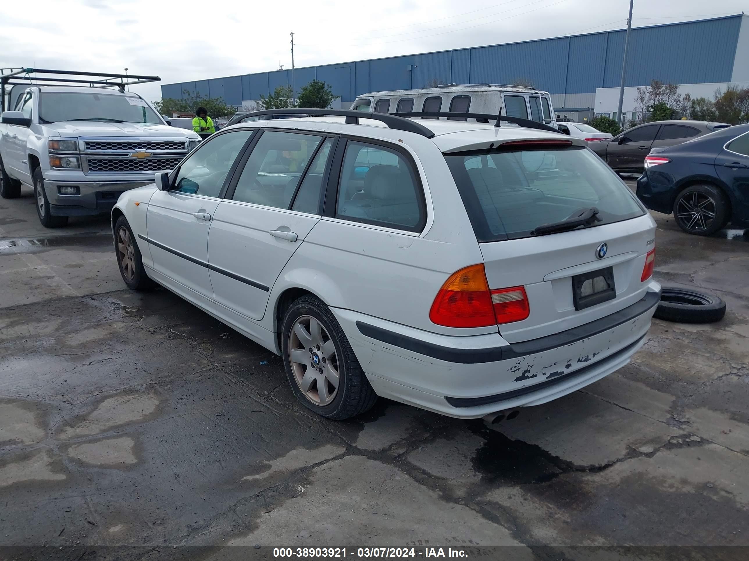 Photo 2 VIN: WBAEN33494PC12870 - BMW 3ER 