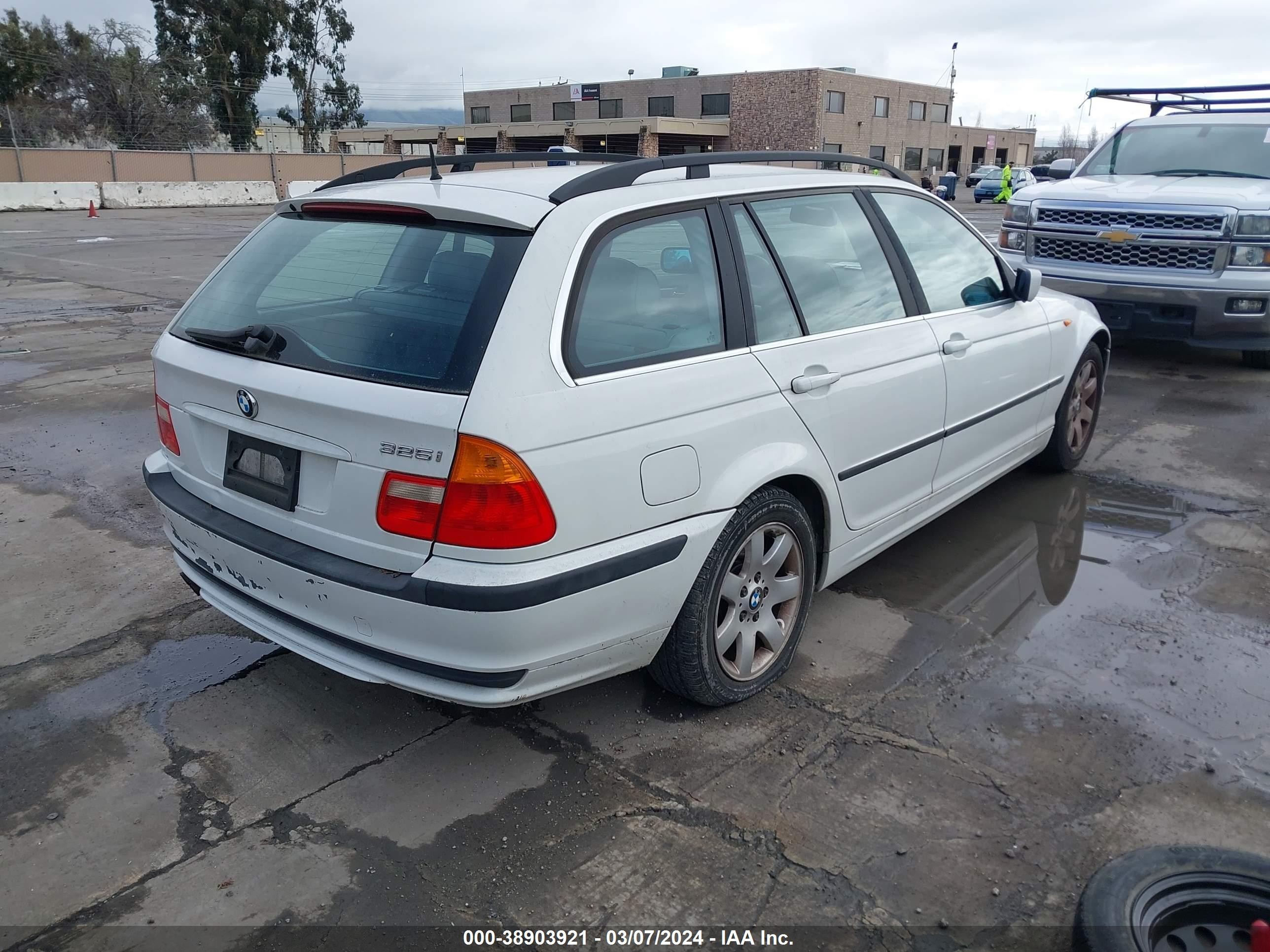 Photo 3 VIN: WBAEN33494PC12870 - BMW 3ER 