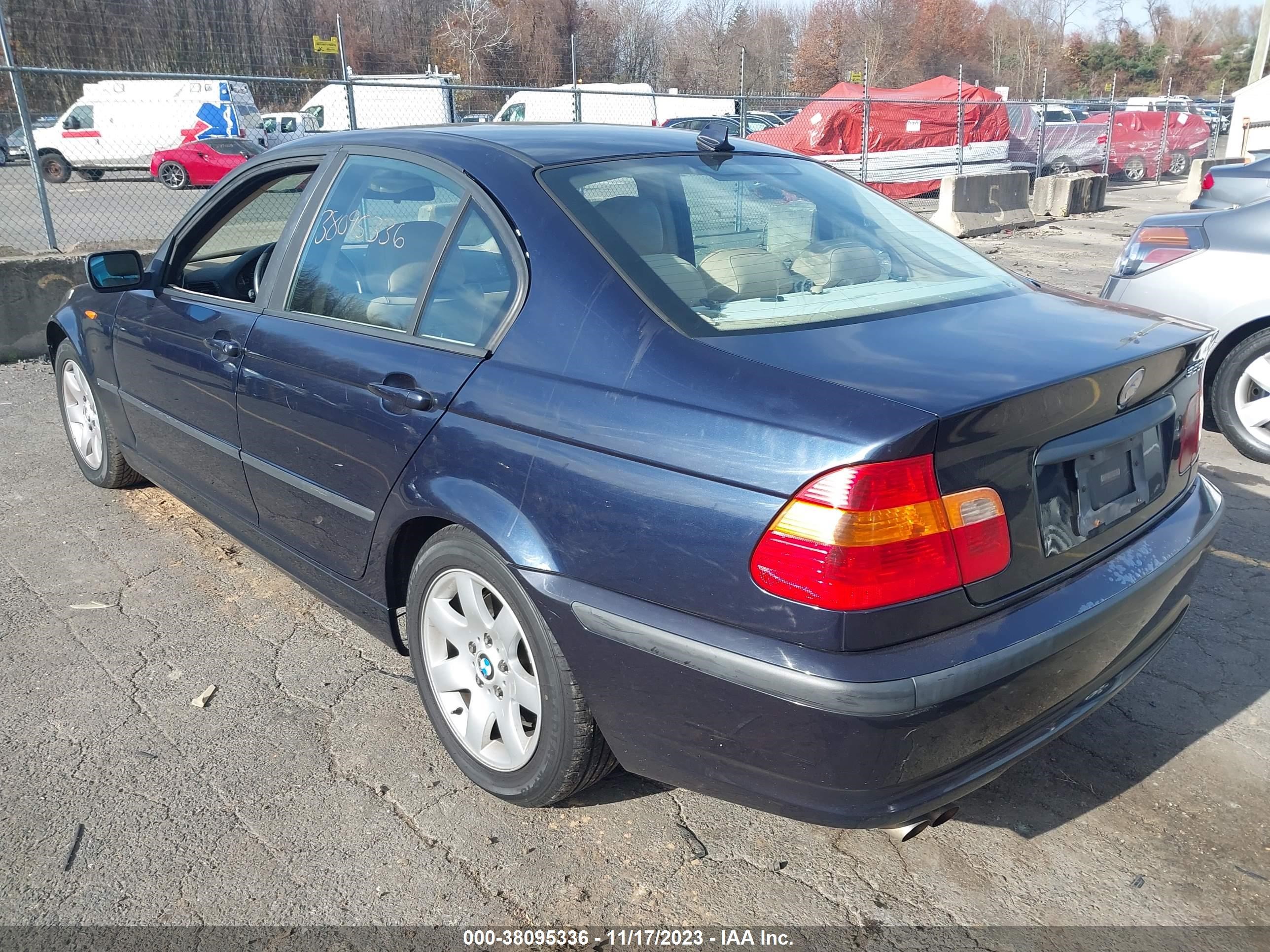 Photo 2 VIN: WBAET37404NJ44399 - BMW 3ER 