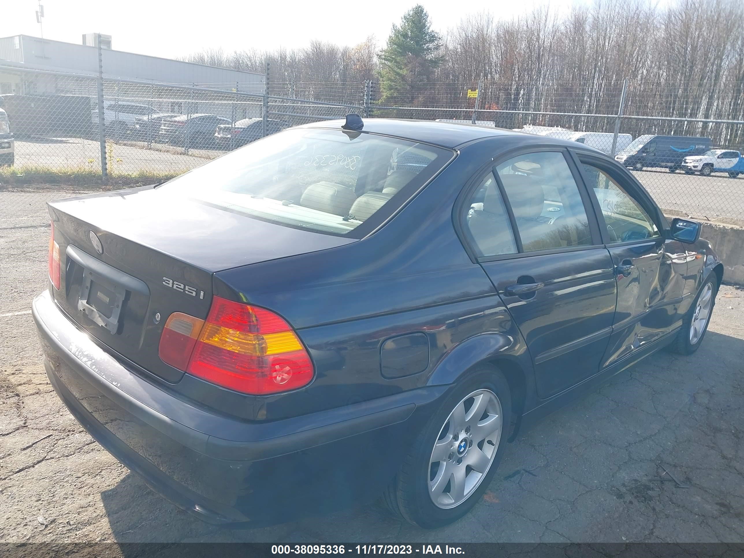 Photo 3 VIN: WBAET37404NJ44399 - BMW 3ER 