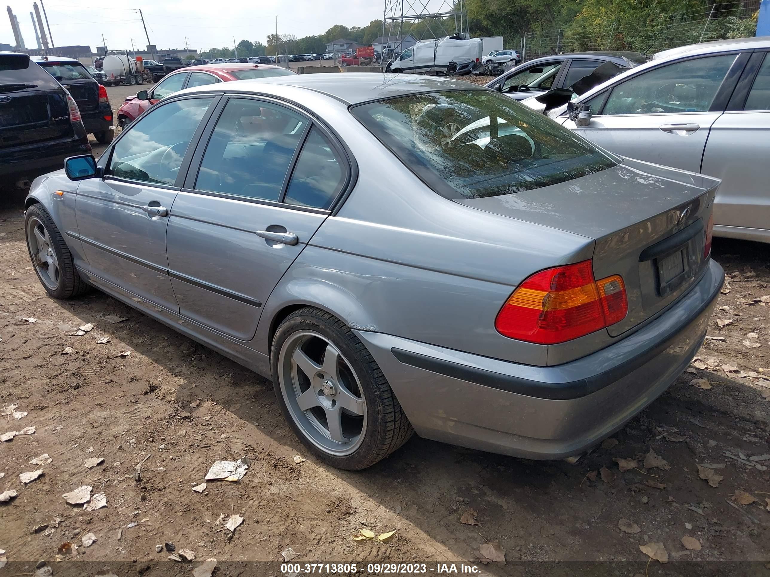 Photo 2 VIN: WBAET37405NJ88033 - BMW 3ER 