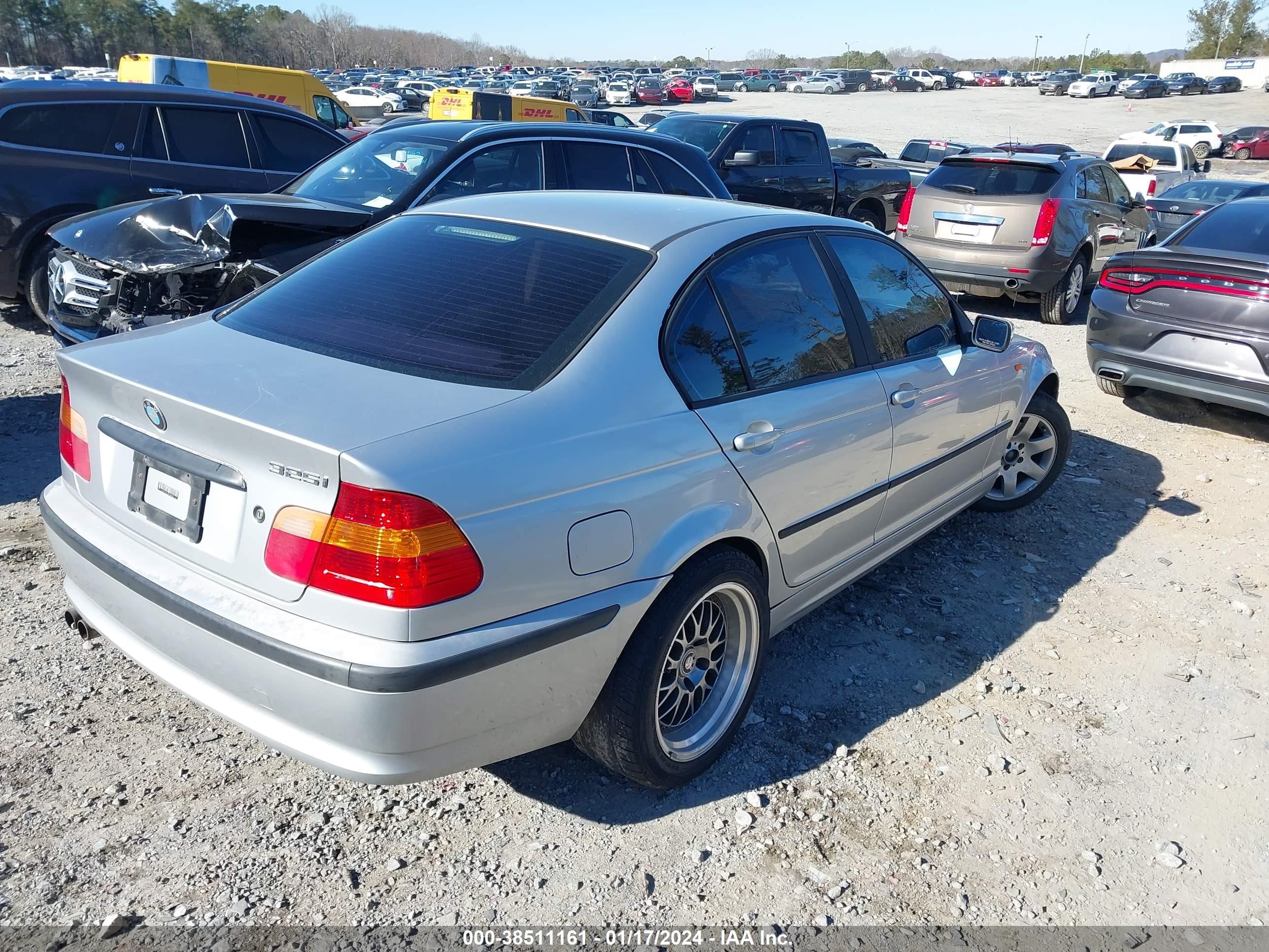 Photo 3 VIN: WBAET37422NG82358 - BMW 3ER 