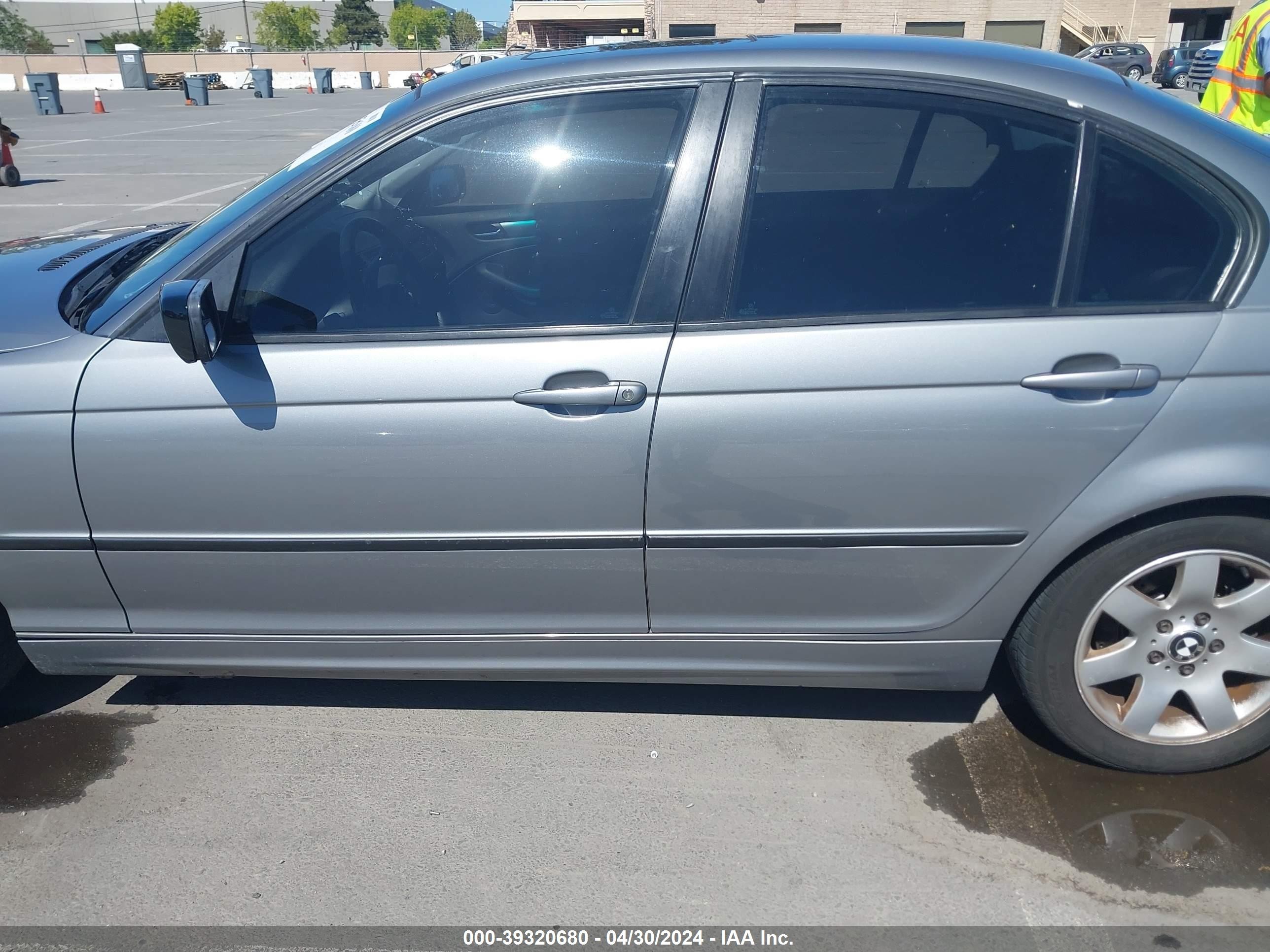 Photo 14 VIN: WBAET37435NH06767 - BMW 3ER 