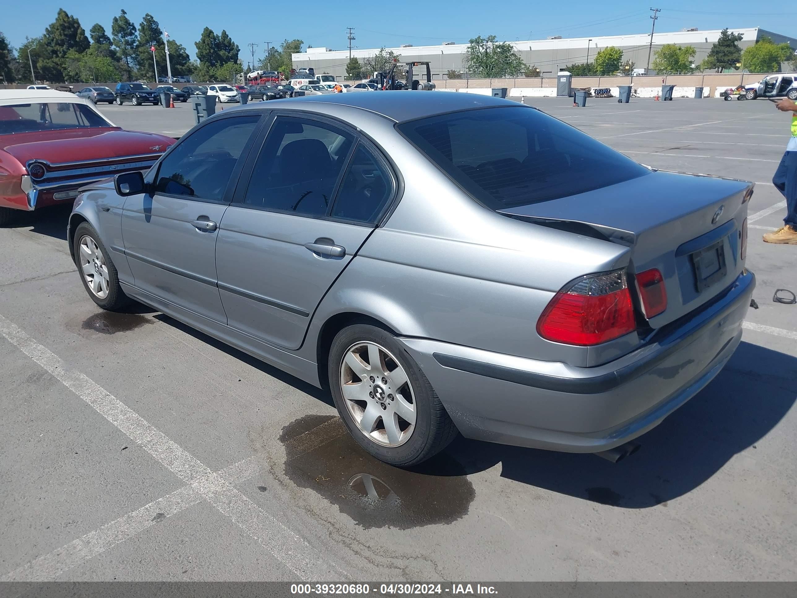 Photo 2 VIN: WBAET37435NH06767 - BMW 3ER 