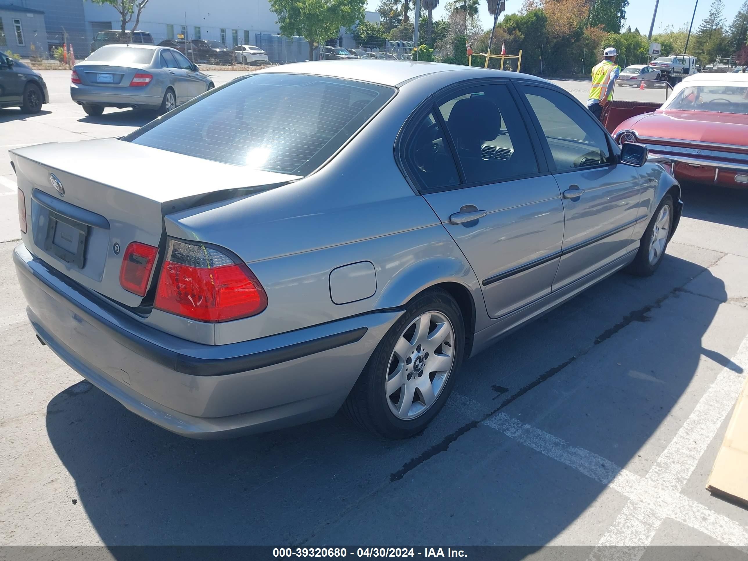 Photo 3 VIN: WBAET37435NH06767 - BMW 3ER 