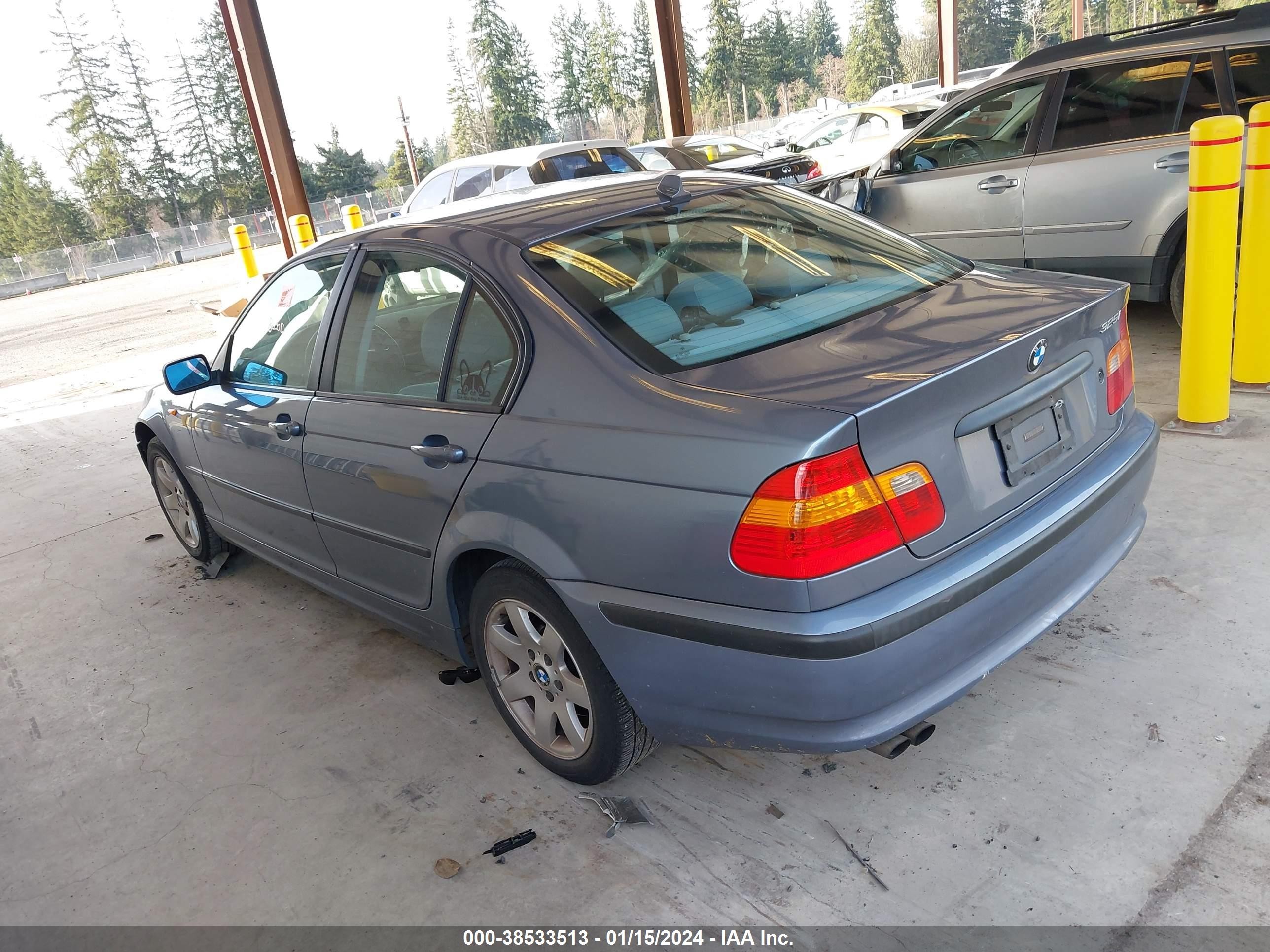 Photo 2 VIN: WBAET37444NH04704 - BMW 3ER 